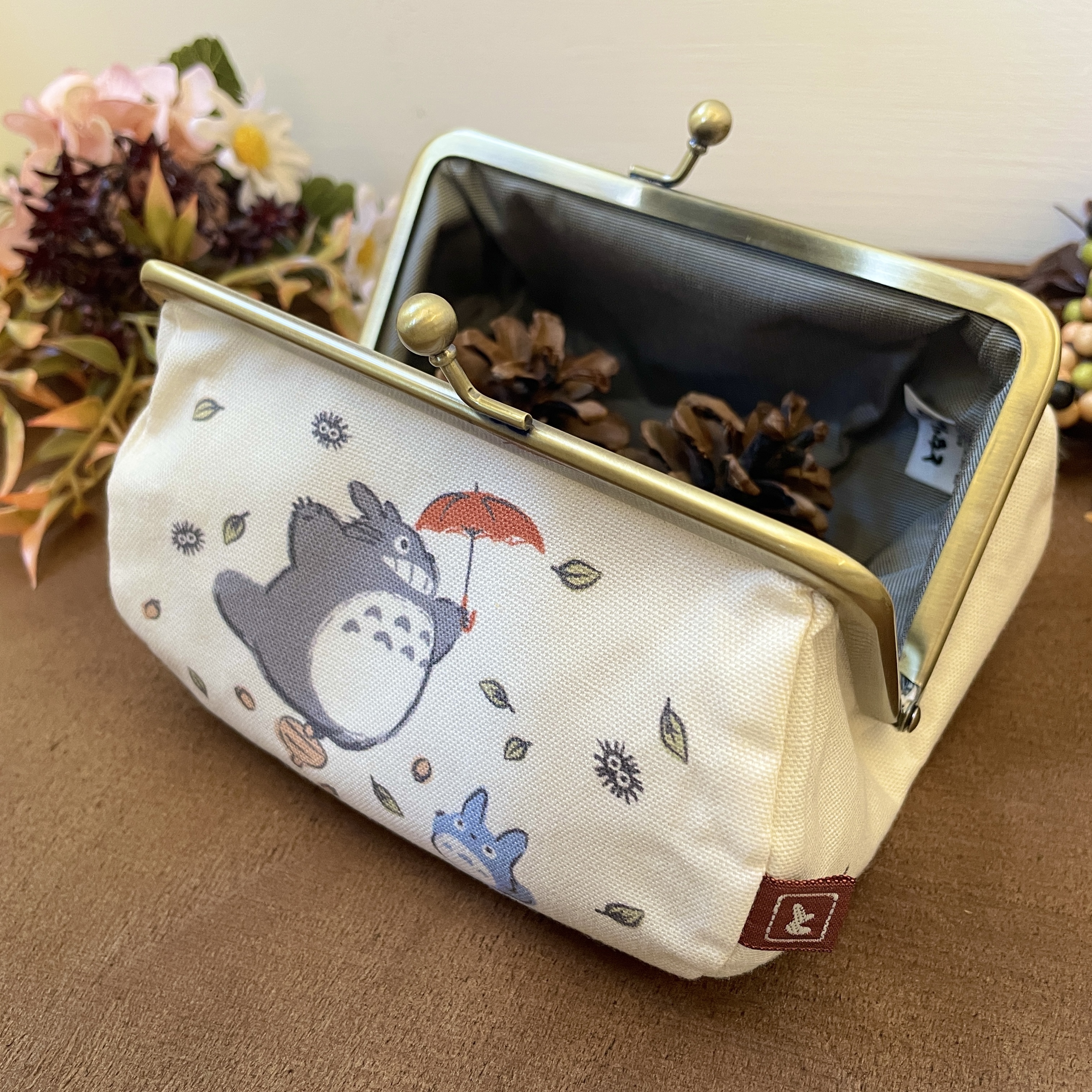 珠扣寬底收納包 龍貓 起飛