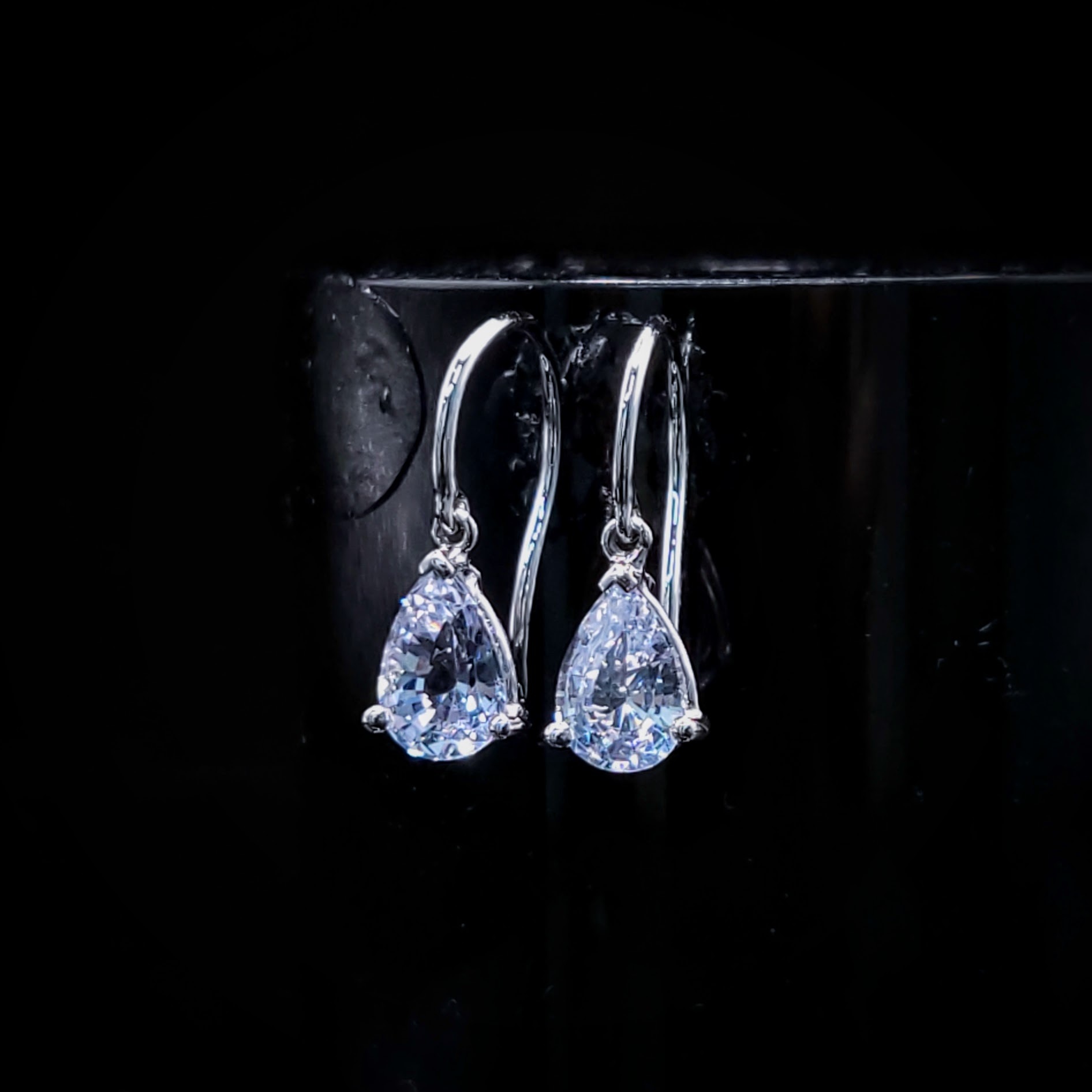 18K White Gold 1.52ct Sapphire Drop Earrings