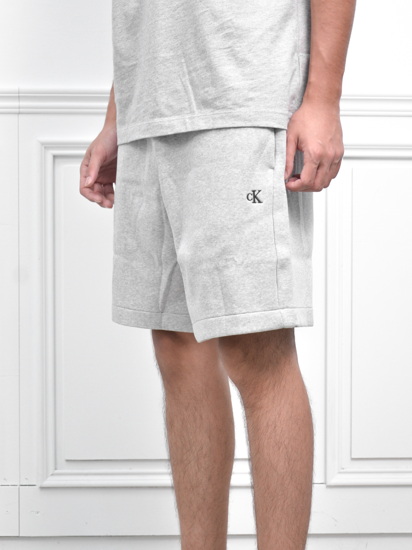 CALVIN KLEIN Shorts 刺繡小字樣短褲 黑/灰