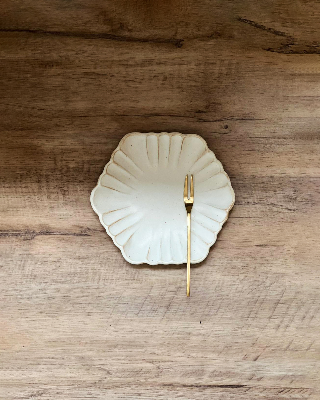 益子燒 非洲菊造型 16cm碟｜職人 若林健吾