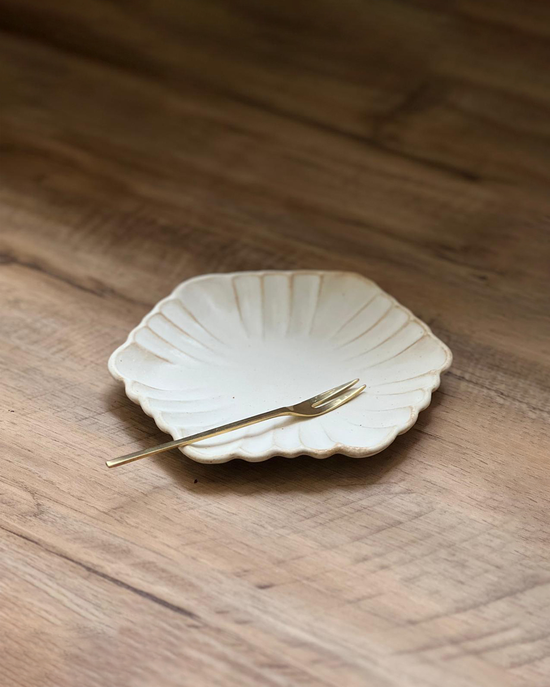 益子燒 非洲菊造型 16cm碟｜職人 若林健吾