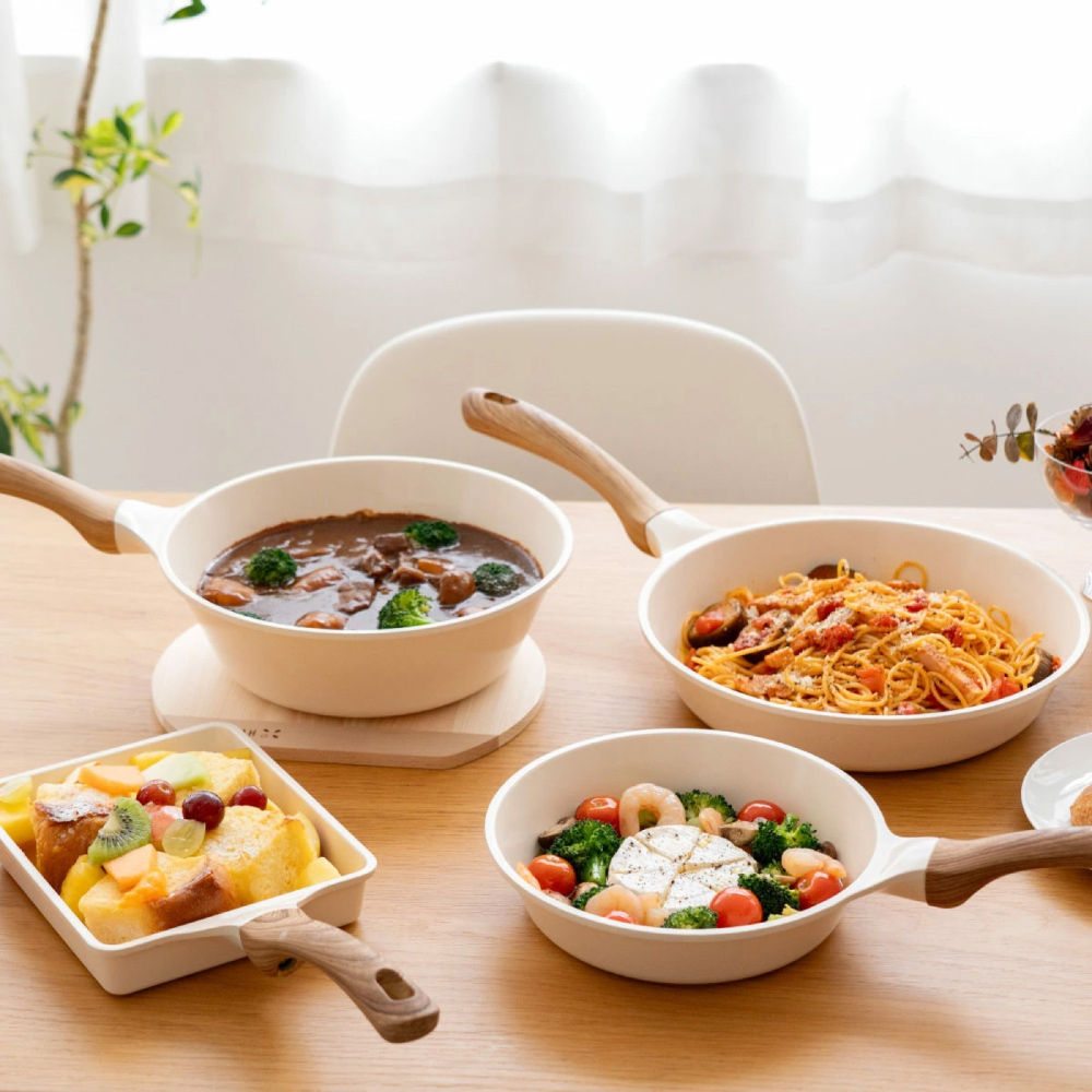 《HANAKO》六層輕量陶瓷不沾塗層平底鍋 20cm