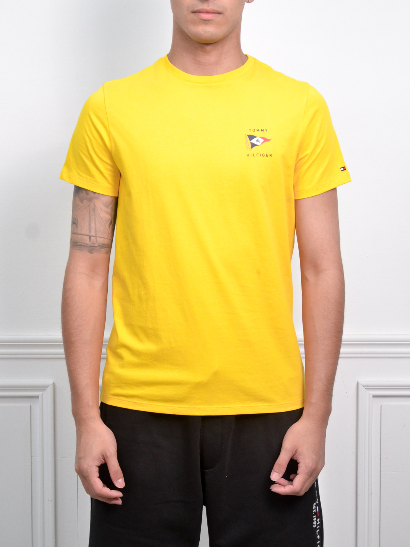 Tommy Hilfiger T-Shirt 旗幟標短袖 (黃)