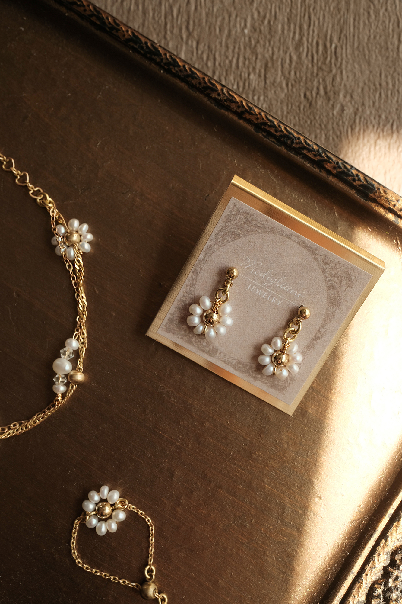 霧漫花徑耳環(短版)