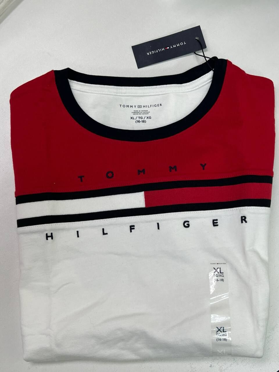 [S] TOMMY HILFIGER OPTIC WHITE KIDS' COLORBLOCK FLAG STRIPE T-SHIRT, 71J4315-110 (STH1457)