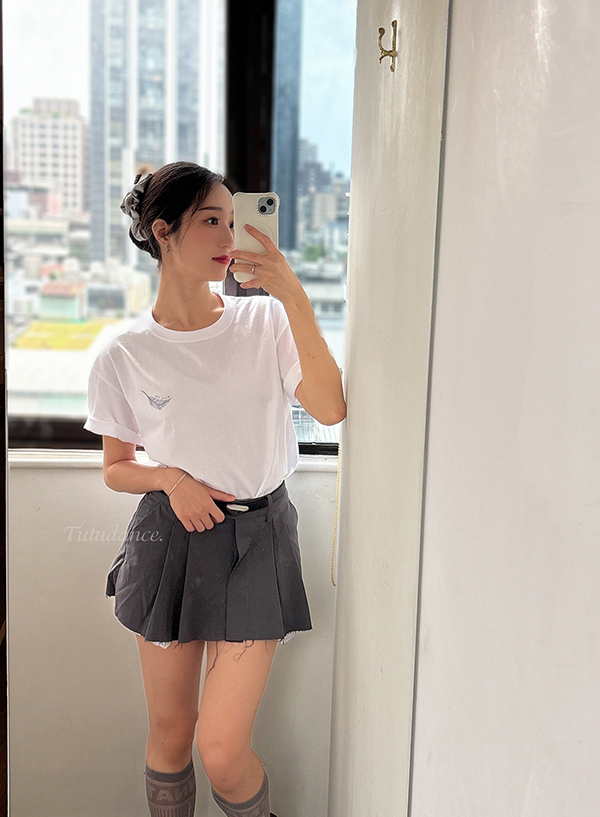 韓國 Messiah【MES-Swan Lake 天鵝湖寬版T恤/上衣】