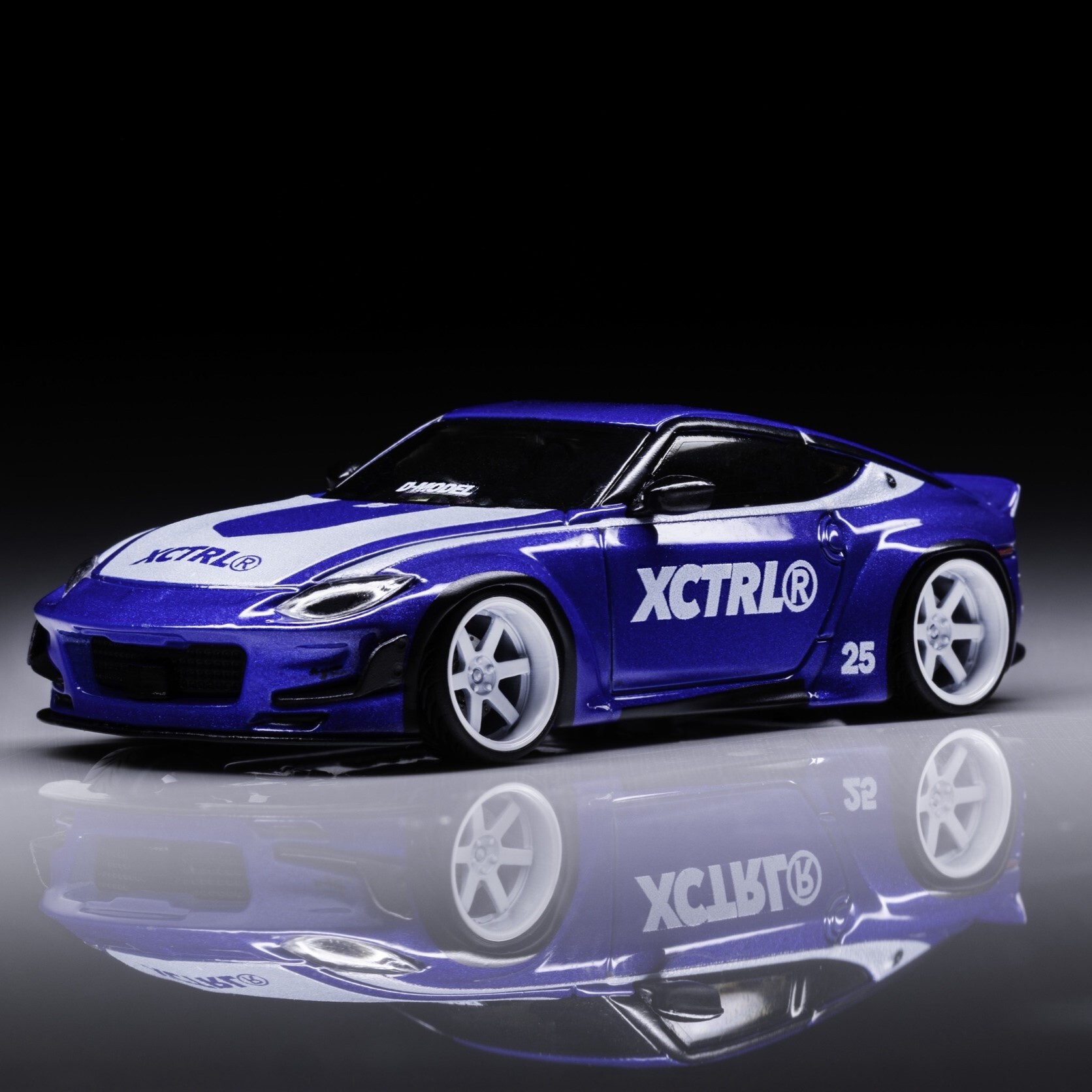 XCTRL® x D-MODEL 1/64 Nissan Z Pandem 模型車