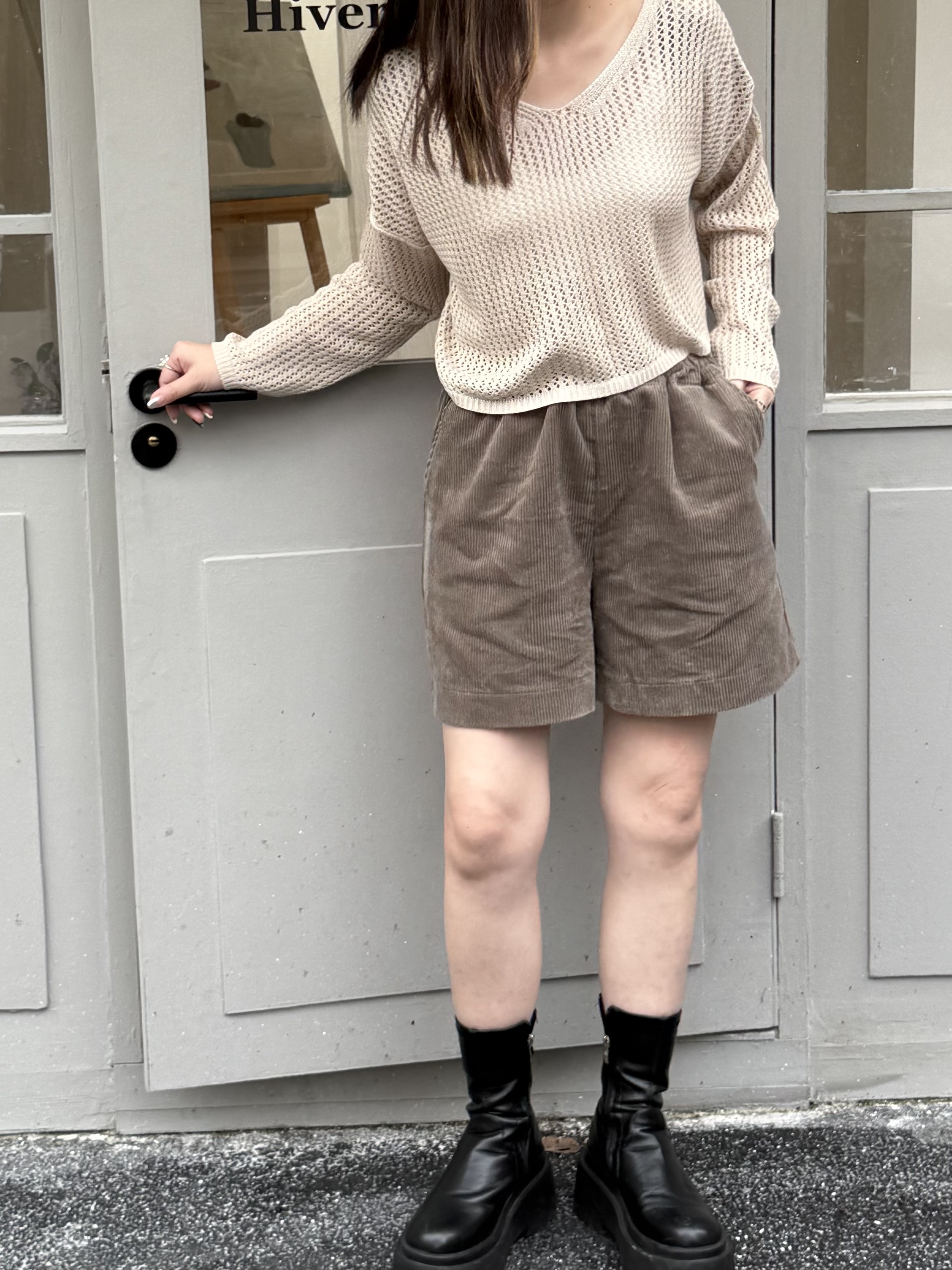 V領洞洞針織短版上衣