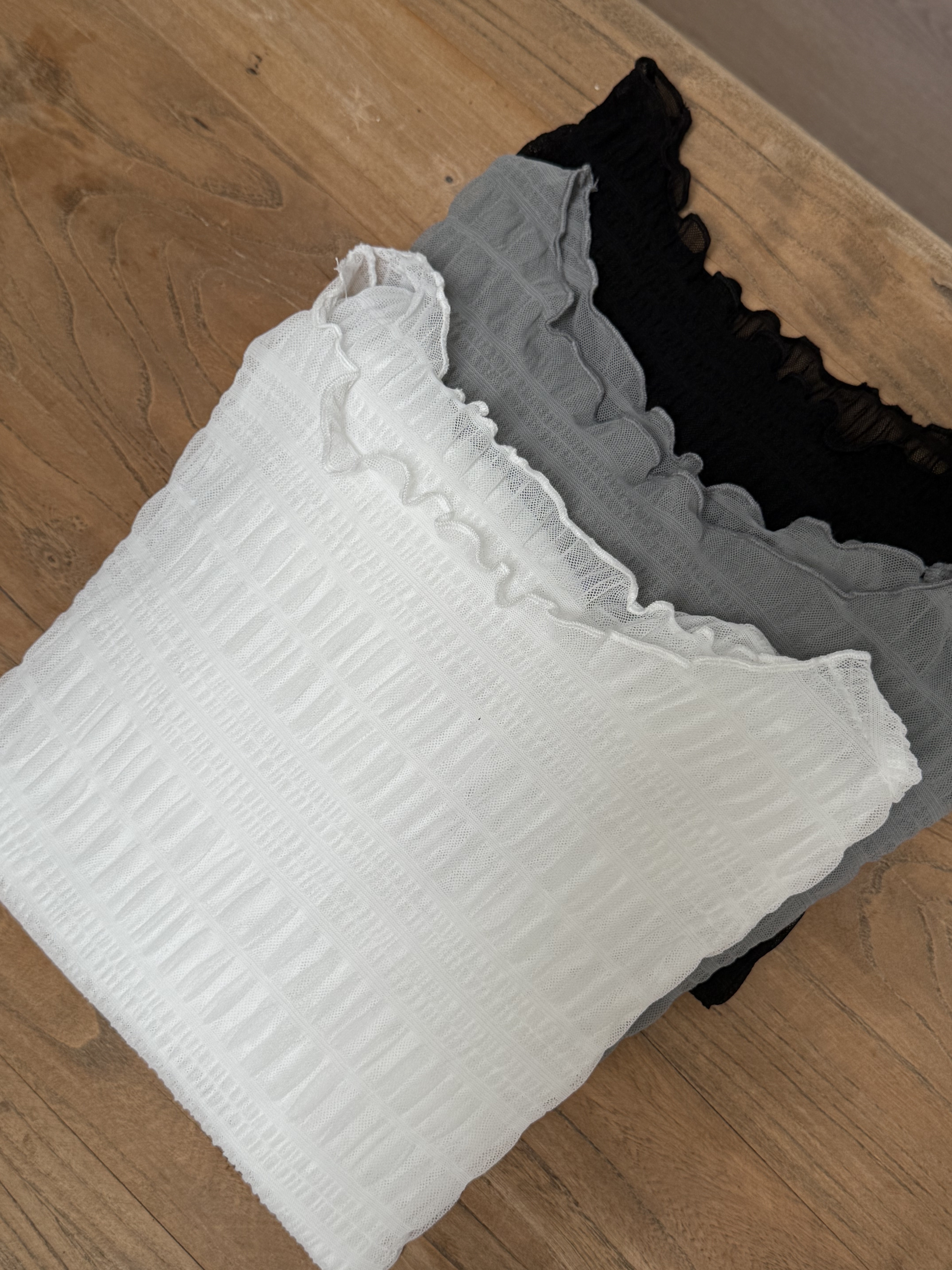 透膚木耳邊上衣