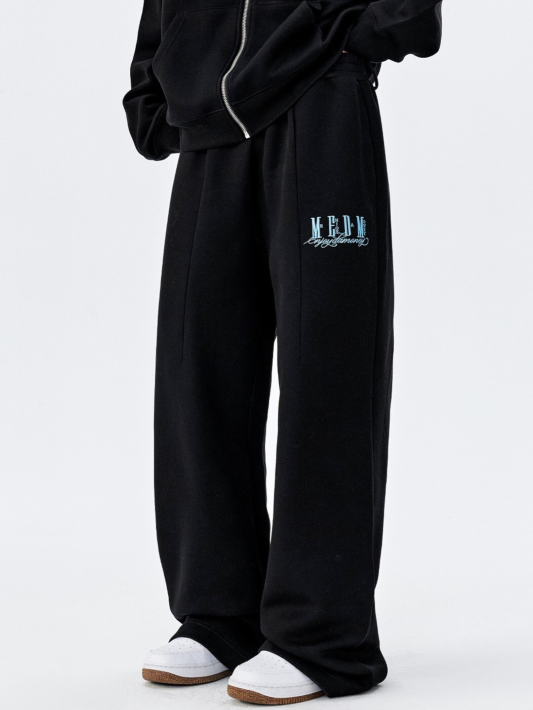 MEDM 口袋基礎刺繡Logo  太空棉  直筒長褲