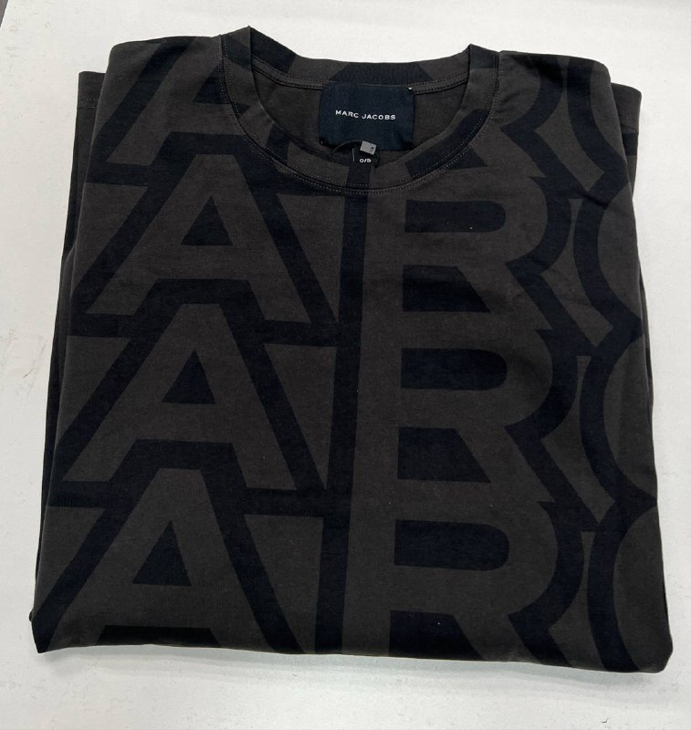 [S] MARC JACOBS BLACK/CHARCOAL C602C08RE22-084 THE BIG MONOGRAM T-SHIRT, 196611026208 (SMJ583)