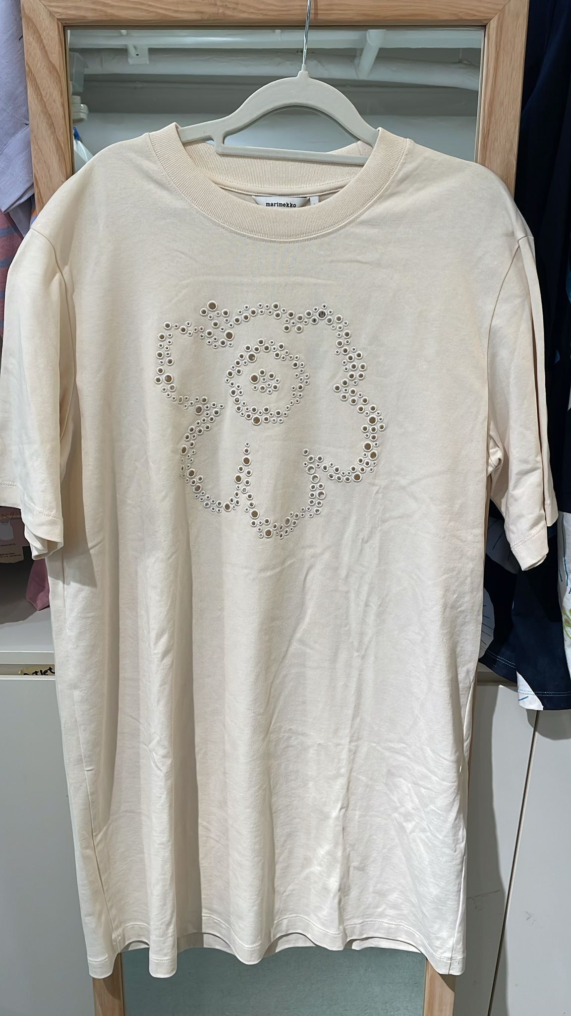 Marimekko 長身淺杏色通花tee/OP