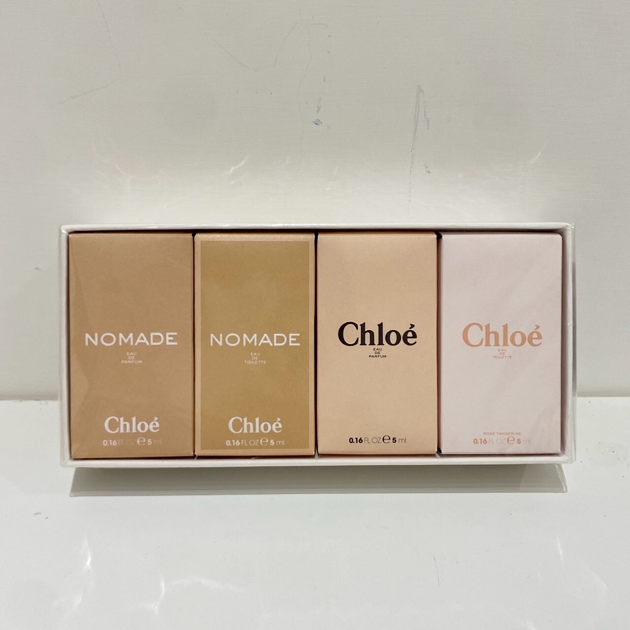 Chloe 蔻依 女性四件組迷你裝戀旅+簽名香香水春季禮盒5ml*4入