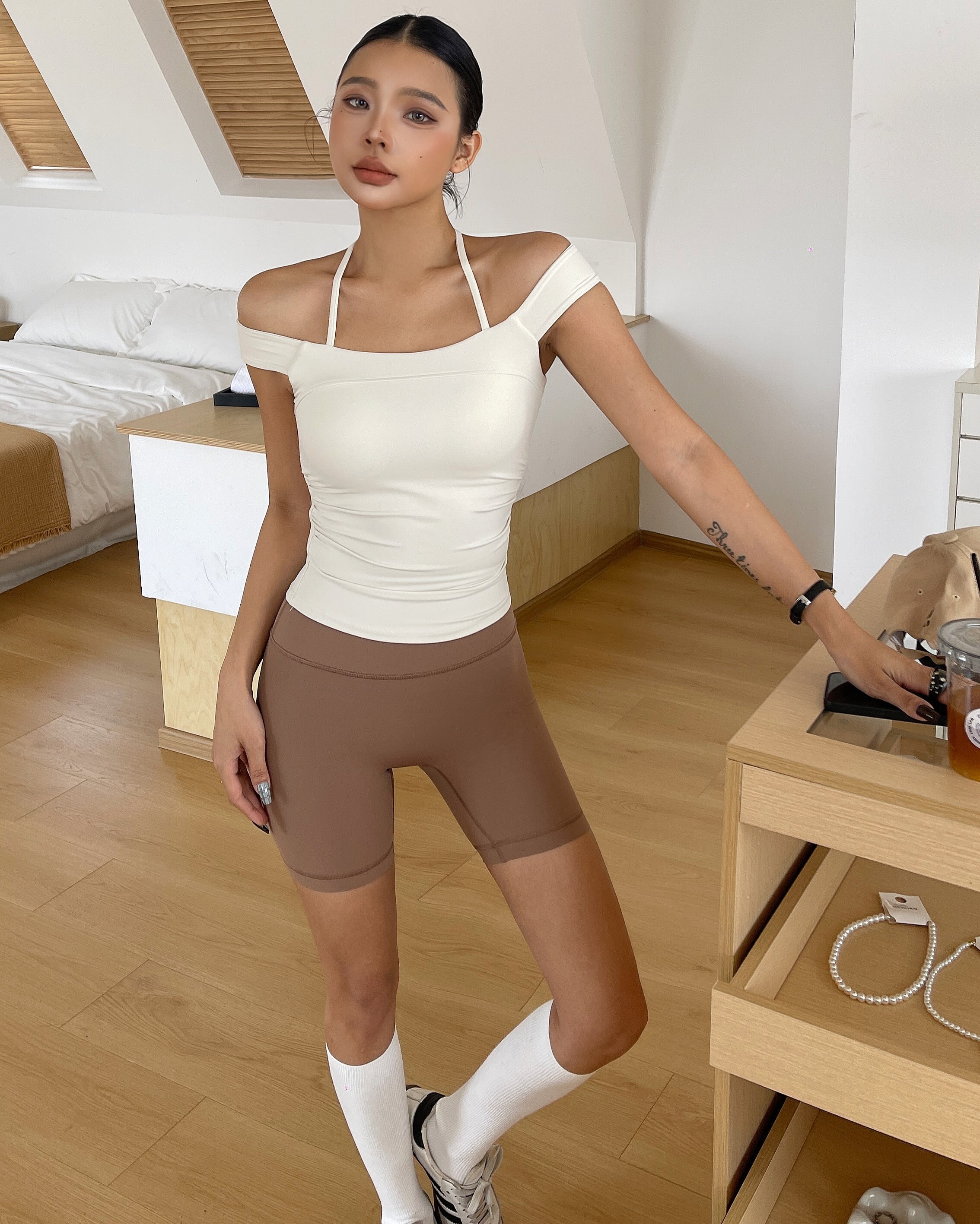 SHIFT 三穿綁帶寬肩帶機能上衣-奶白