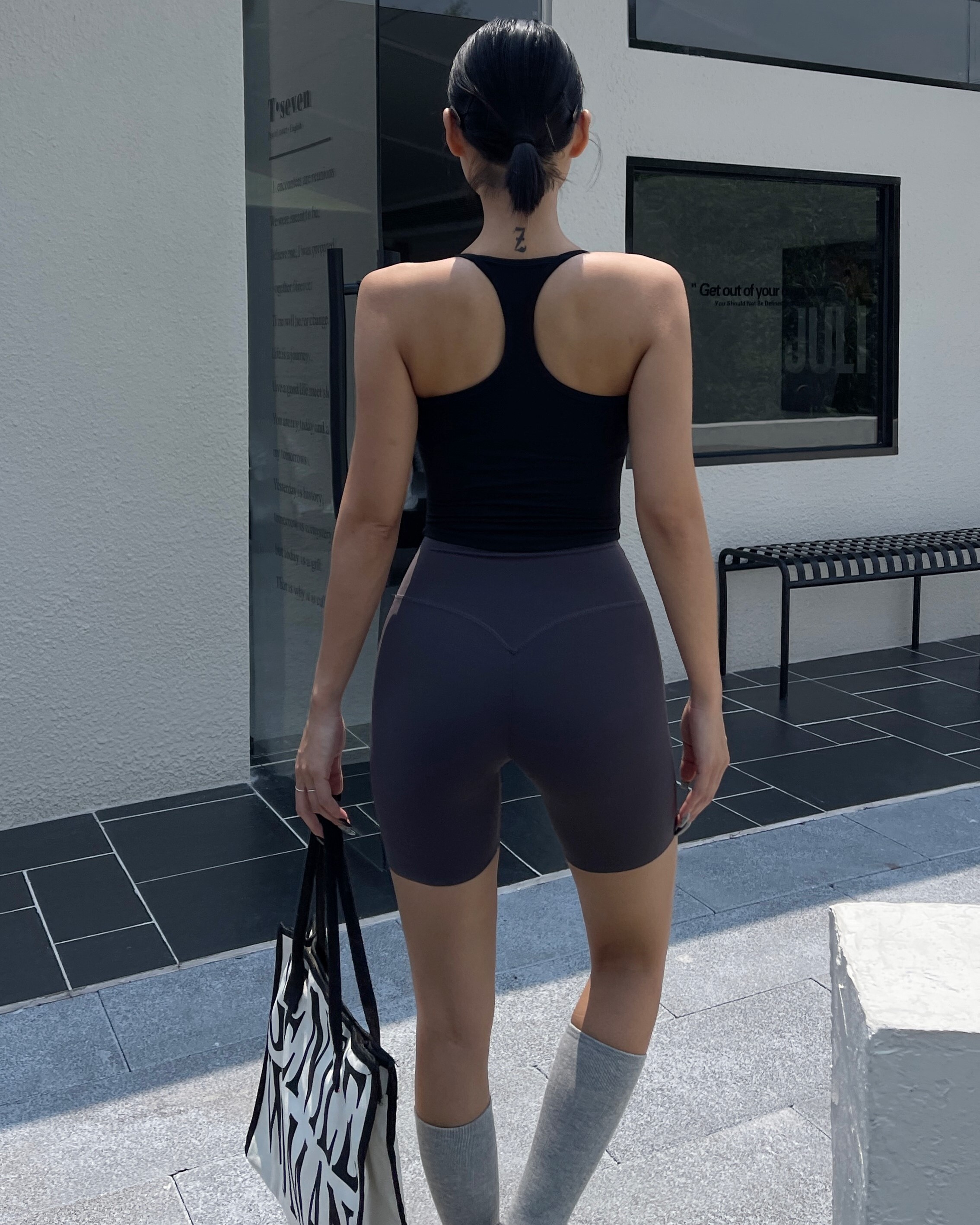 EASE 細肩不規則機能背心-黑色