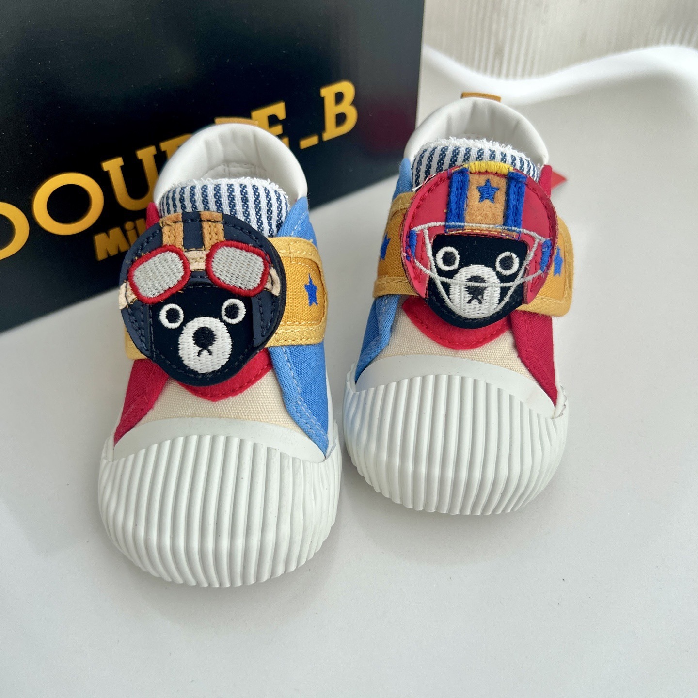 𝐌𝐢𝐤𝐢 𝐇𝐨𝐮𝐬𝐞 黑熊魔術貼帆布鞋橡膠底鞋