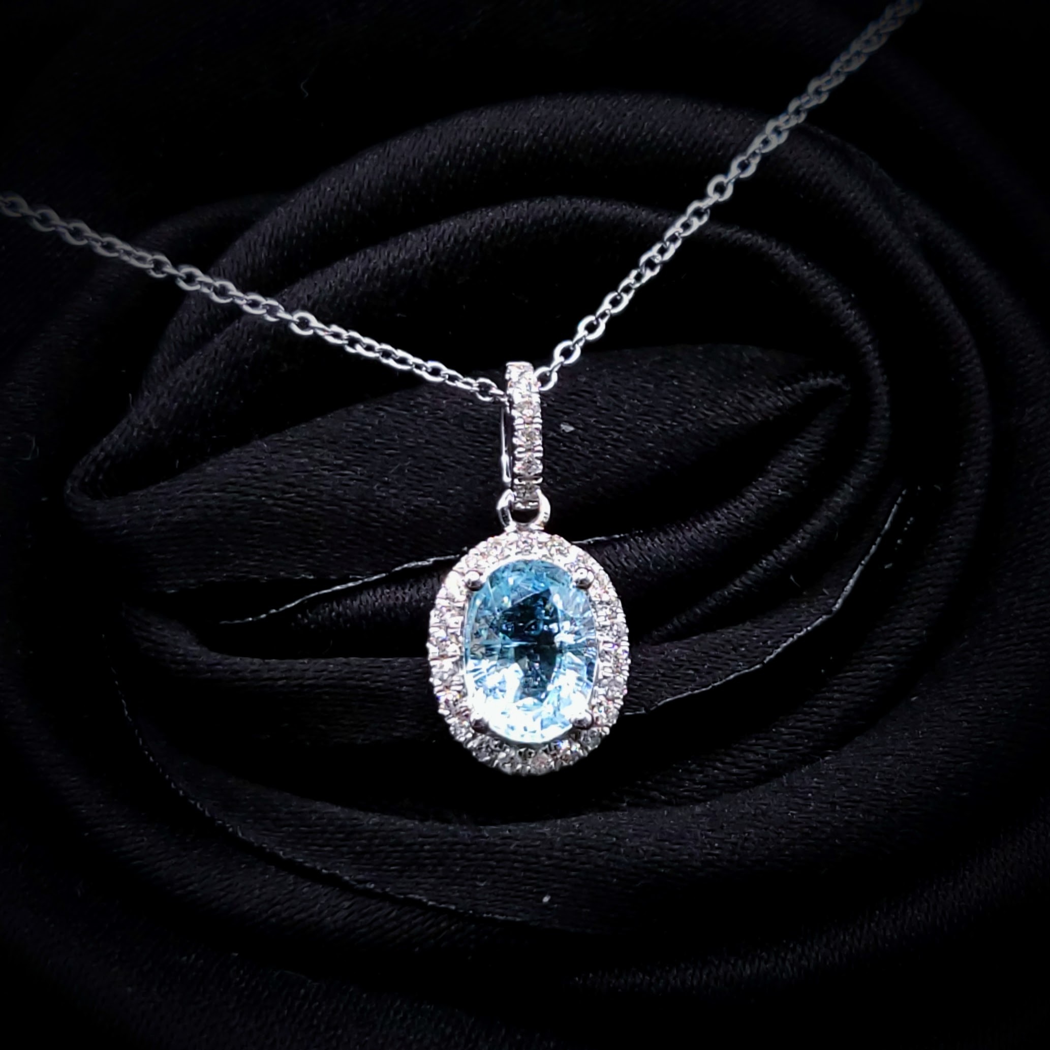 18K White Gold 0.77ct Paraiba and Diamond Pendant