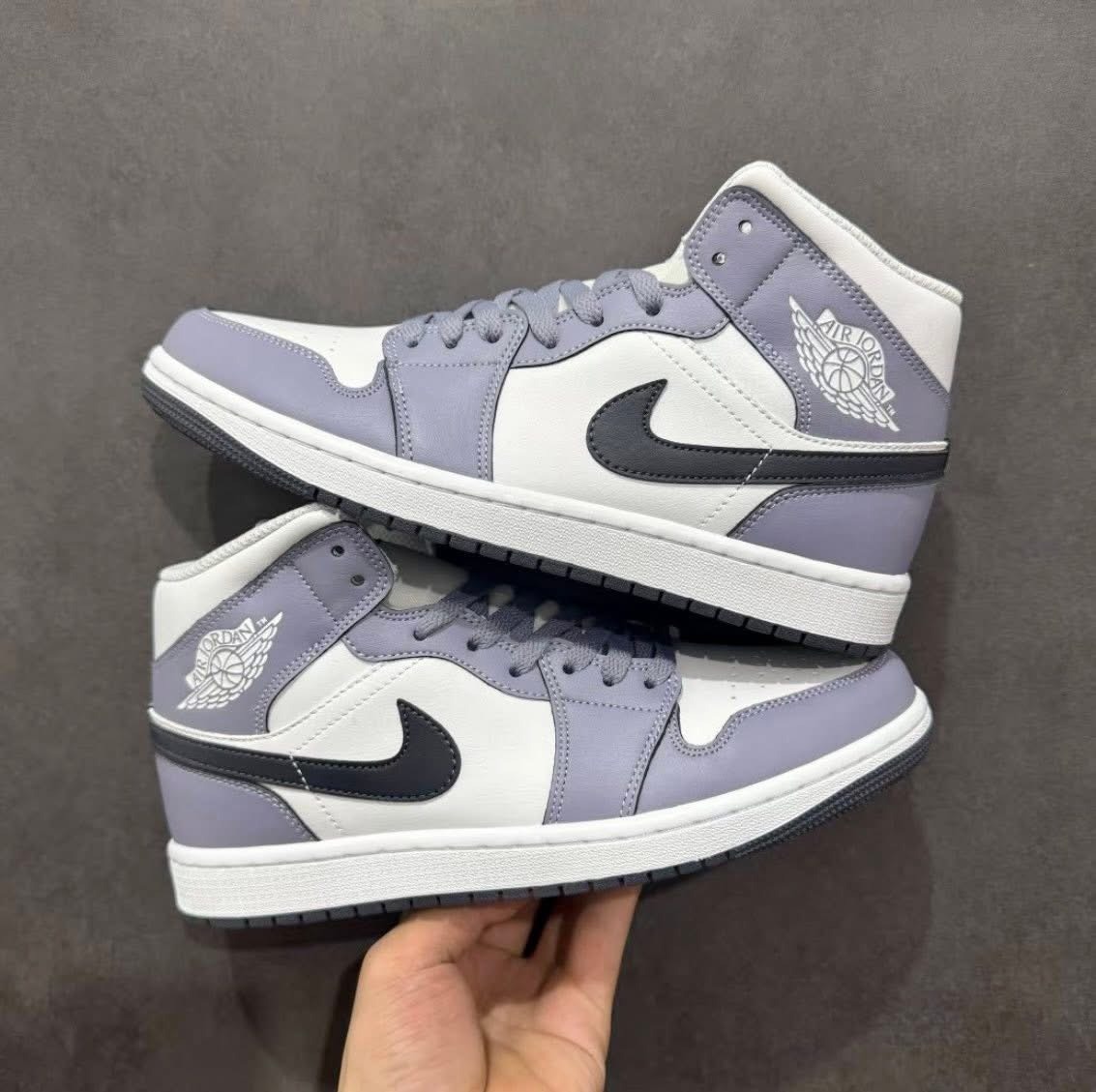 AIR JORDAN 1 MID 灰紫