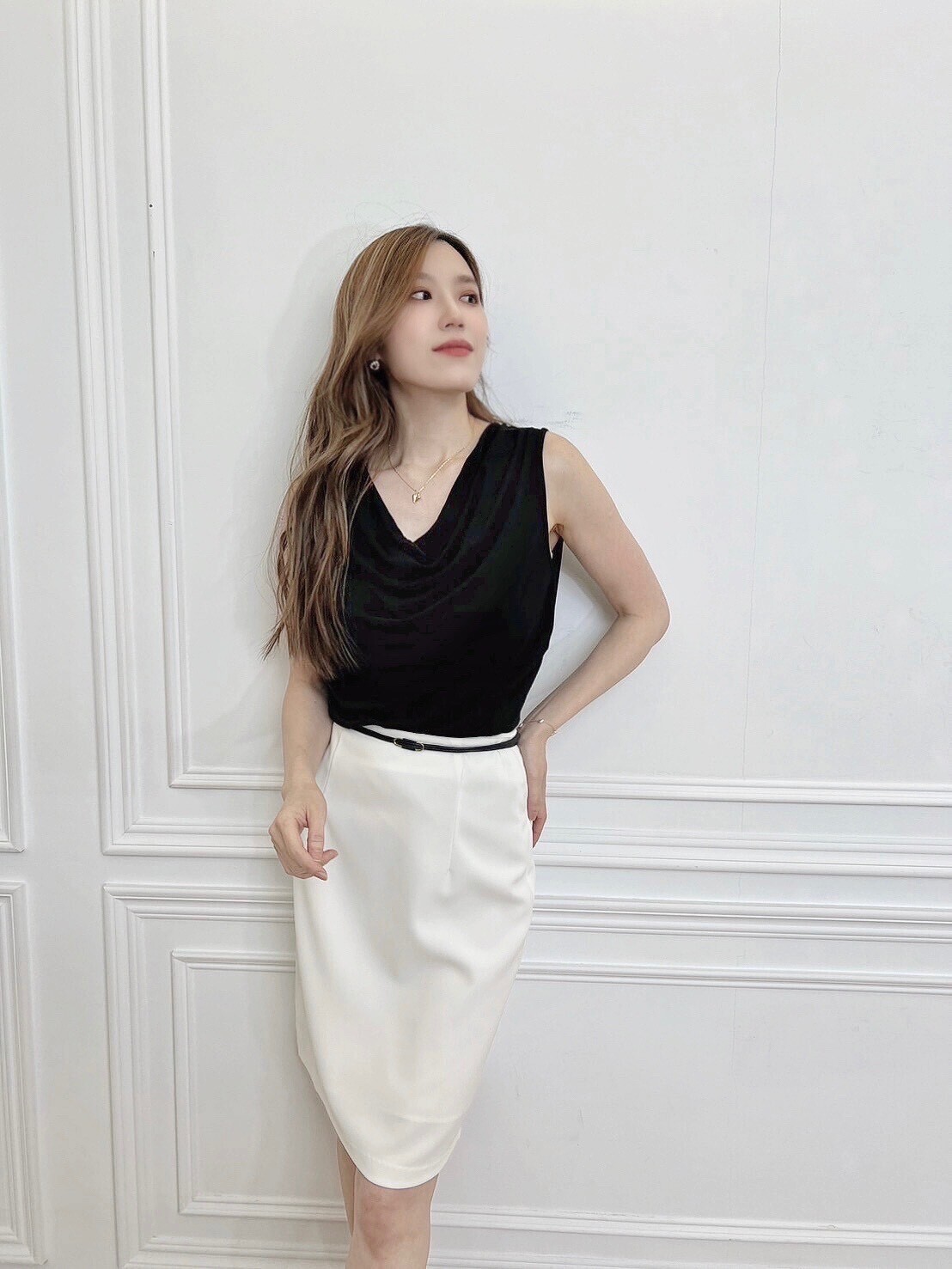 垂墜領彈性背心