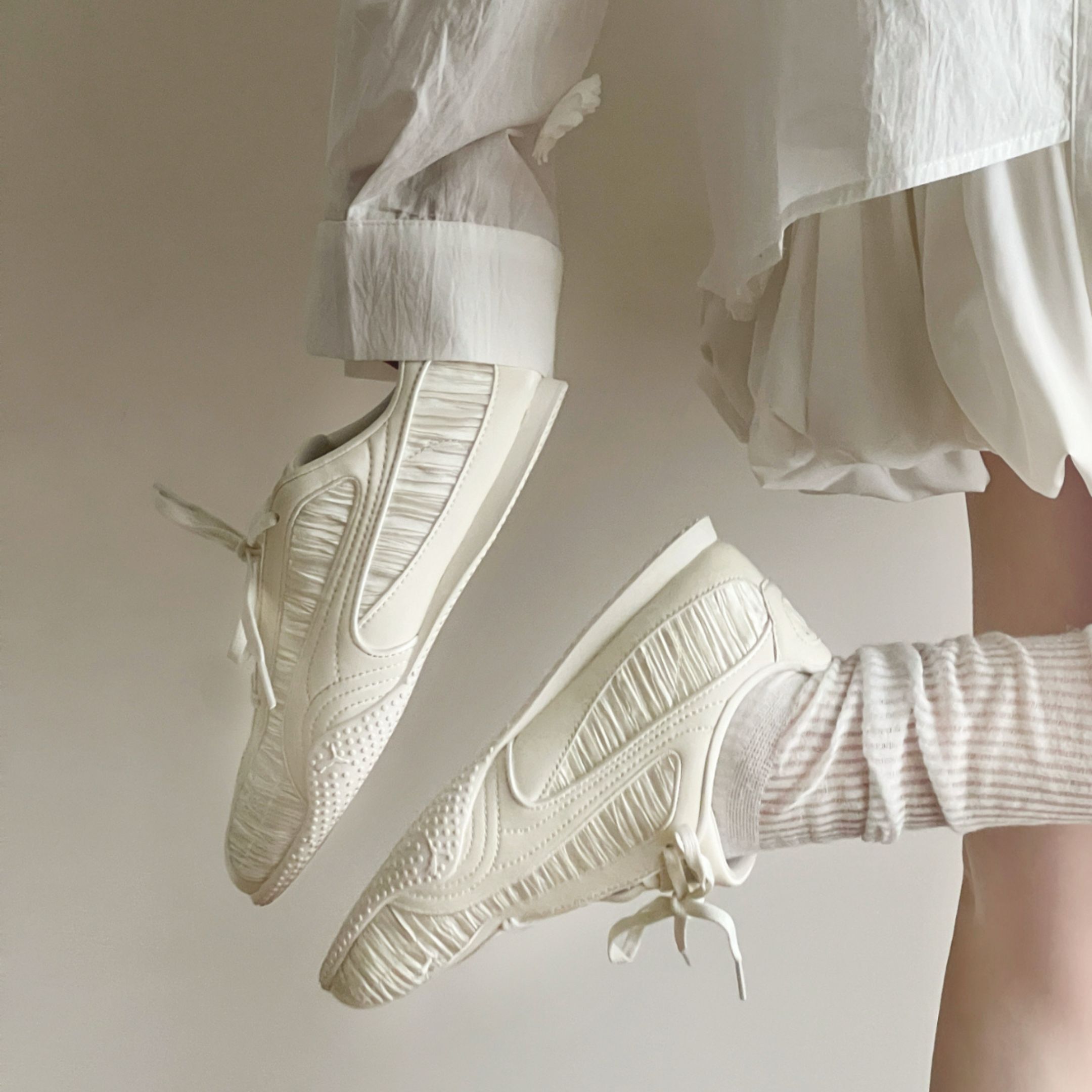 NICEDAY 代購 Puma Bella V2 Lustrous 米白 白灰 拼接 緞面 復古 薄底 女鞋 406092-01