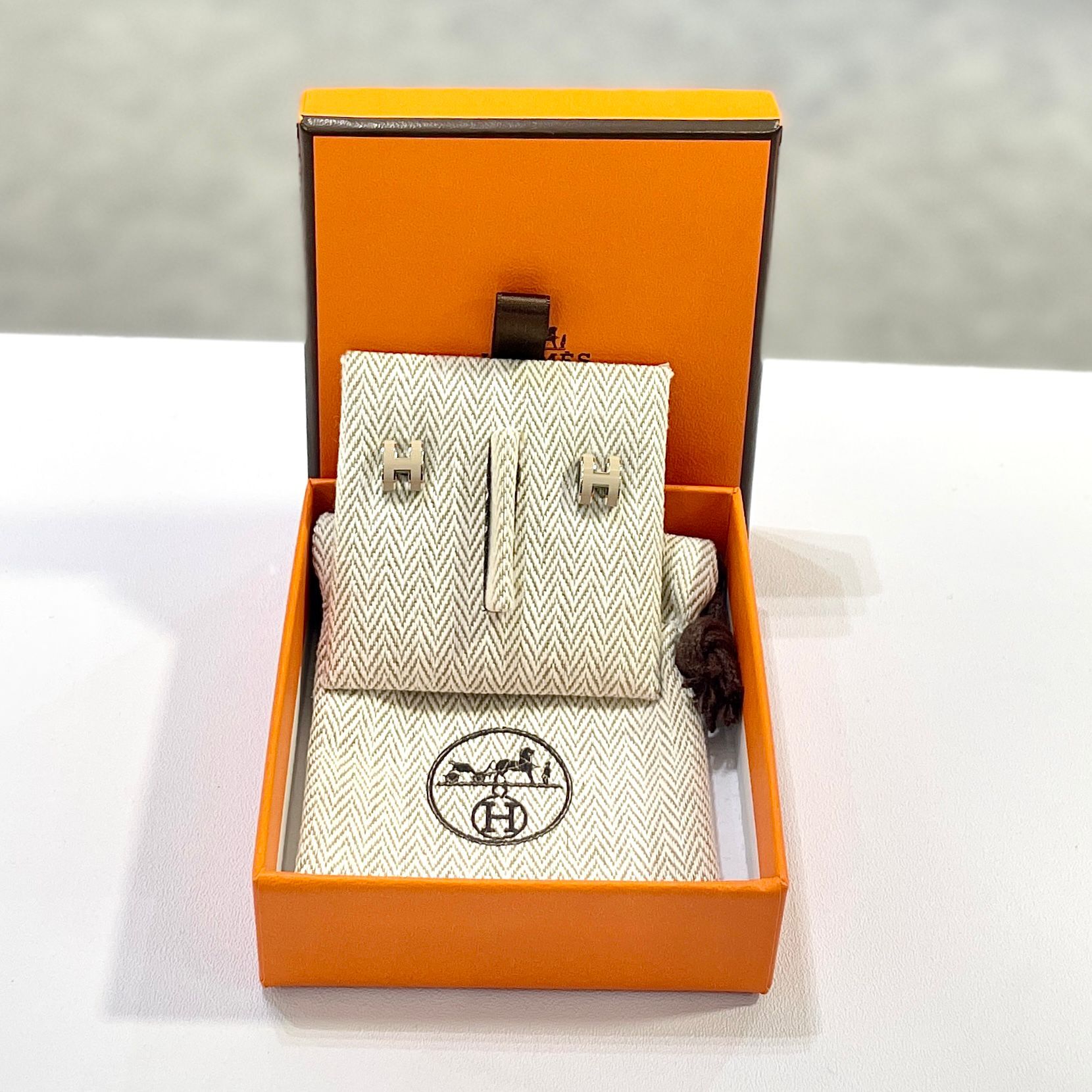 全新HERMES耳環 MINI POP H (奶茶x銀) Mini POP H Earring #BRAND NEW #香榭站正品