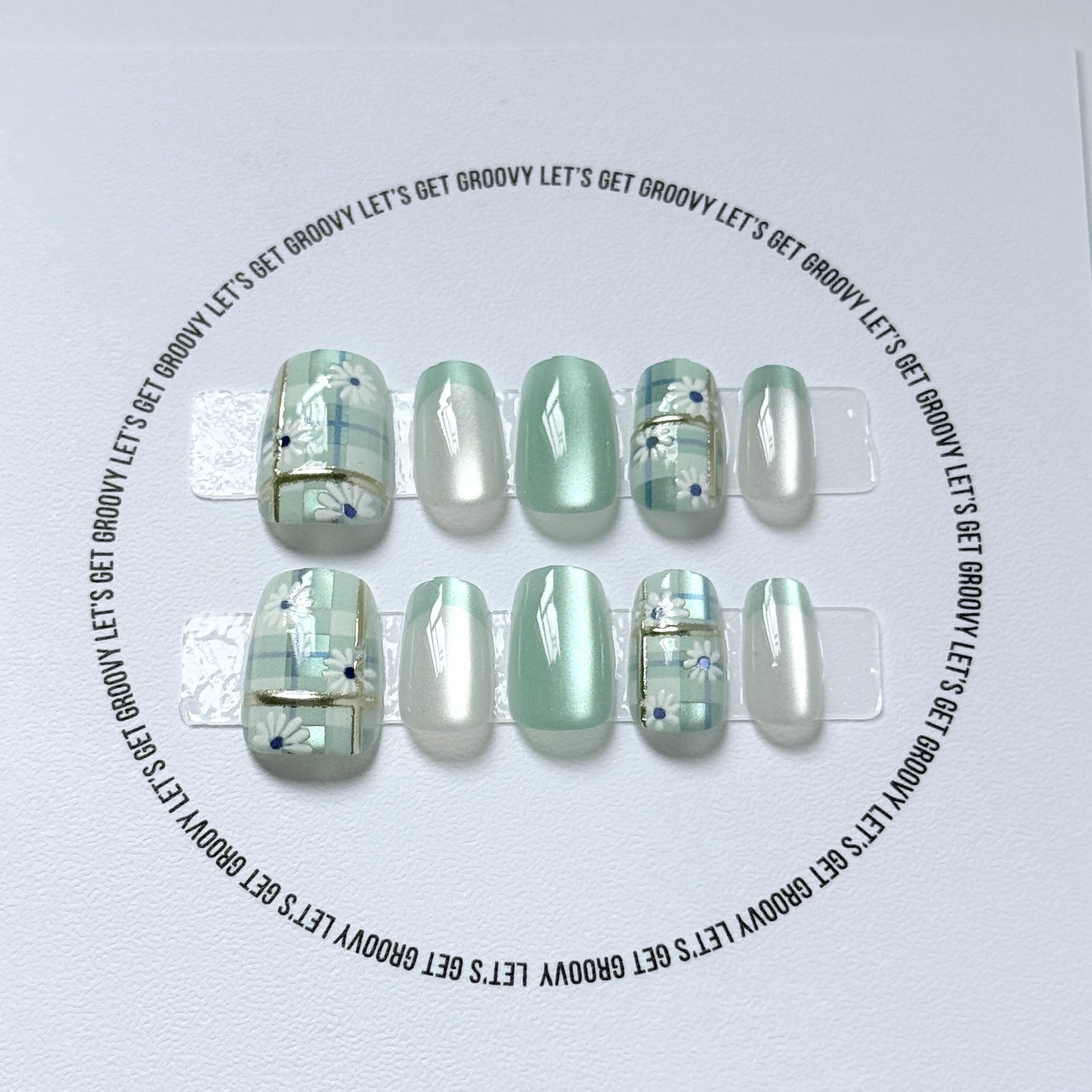 Slay ︳Light Green Checkered Pattern。Cat Eye