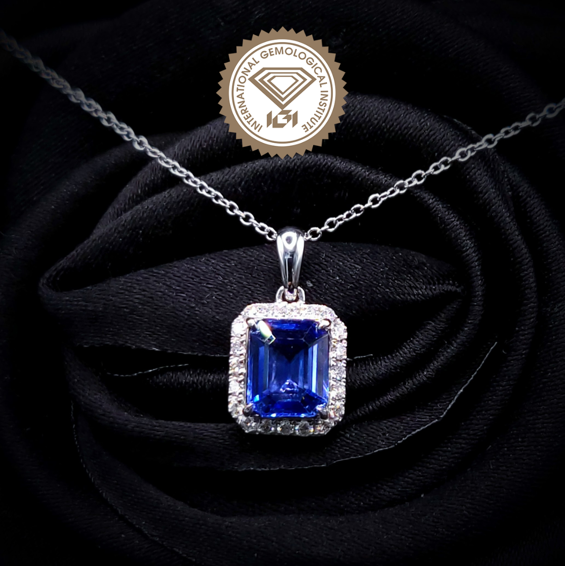 18K White Gold 1.18ct Sapphire and Diamond Pendent