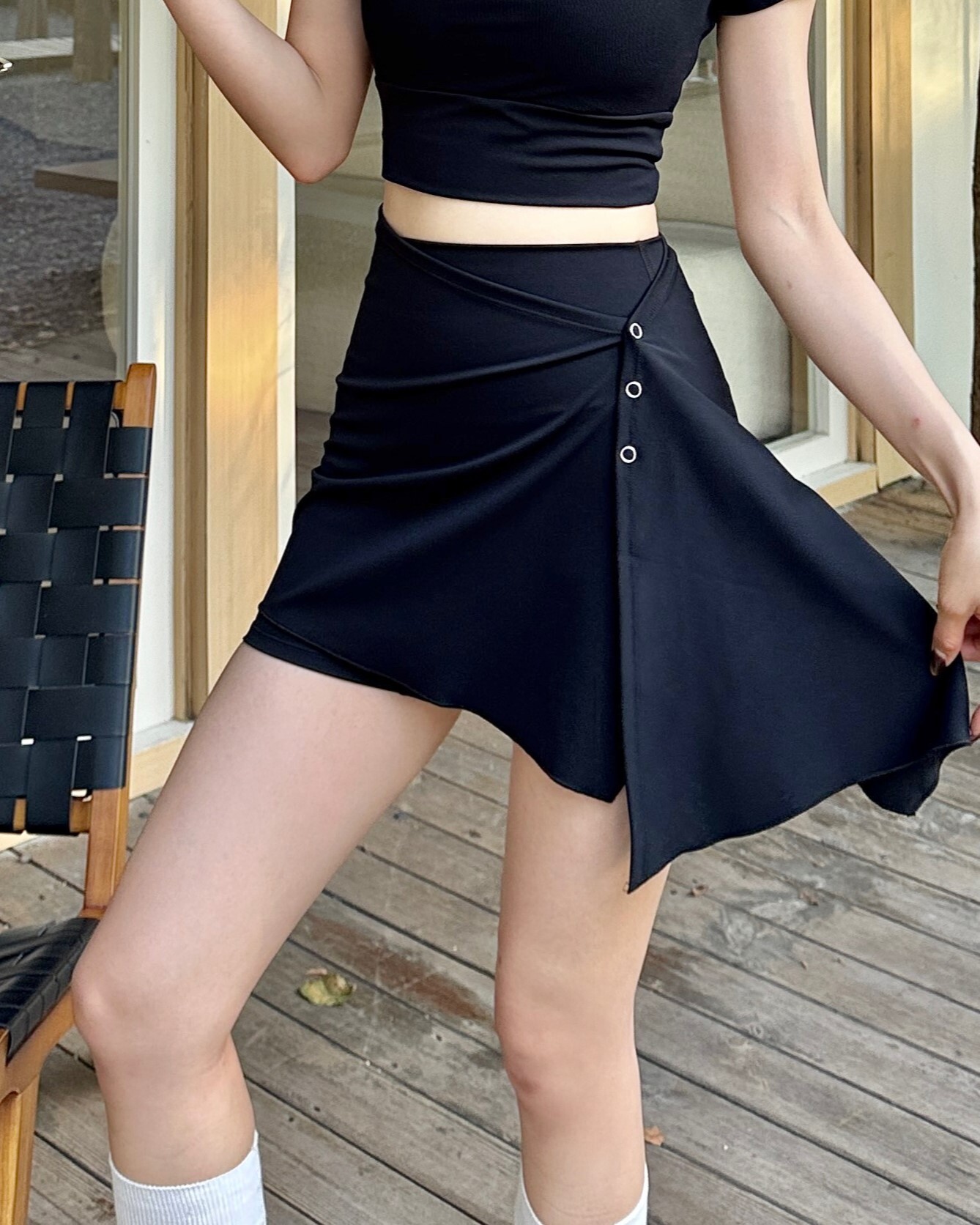 Shift 一件兩穿/可拆式裙擺短褲-黑色