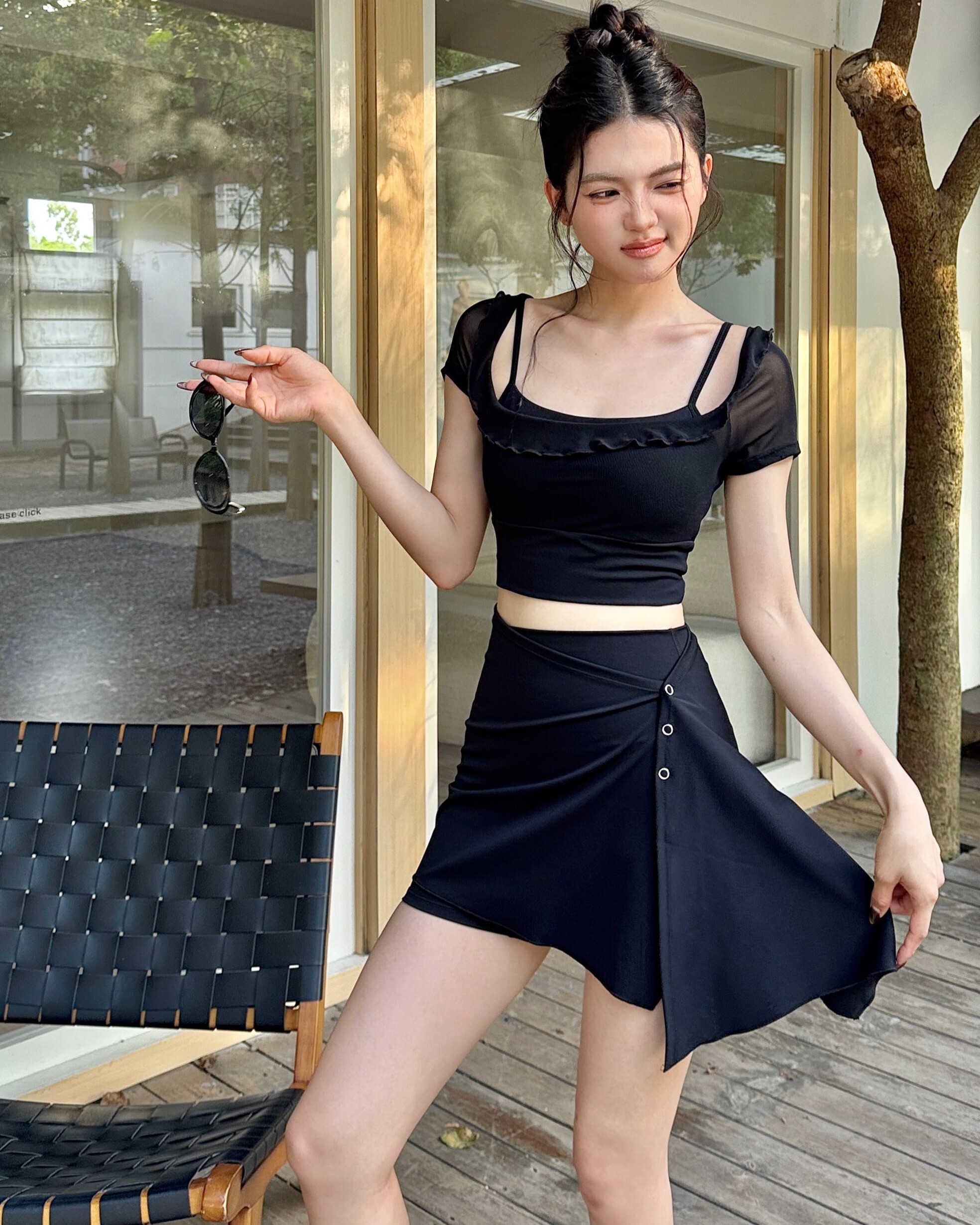 Shift 一件兩穿/可拆式裙擺短褲-黑色