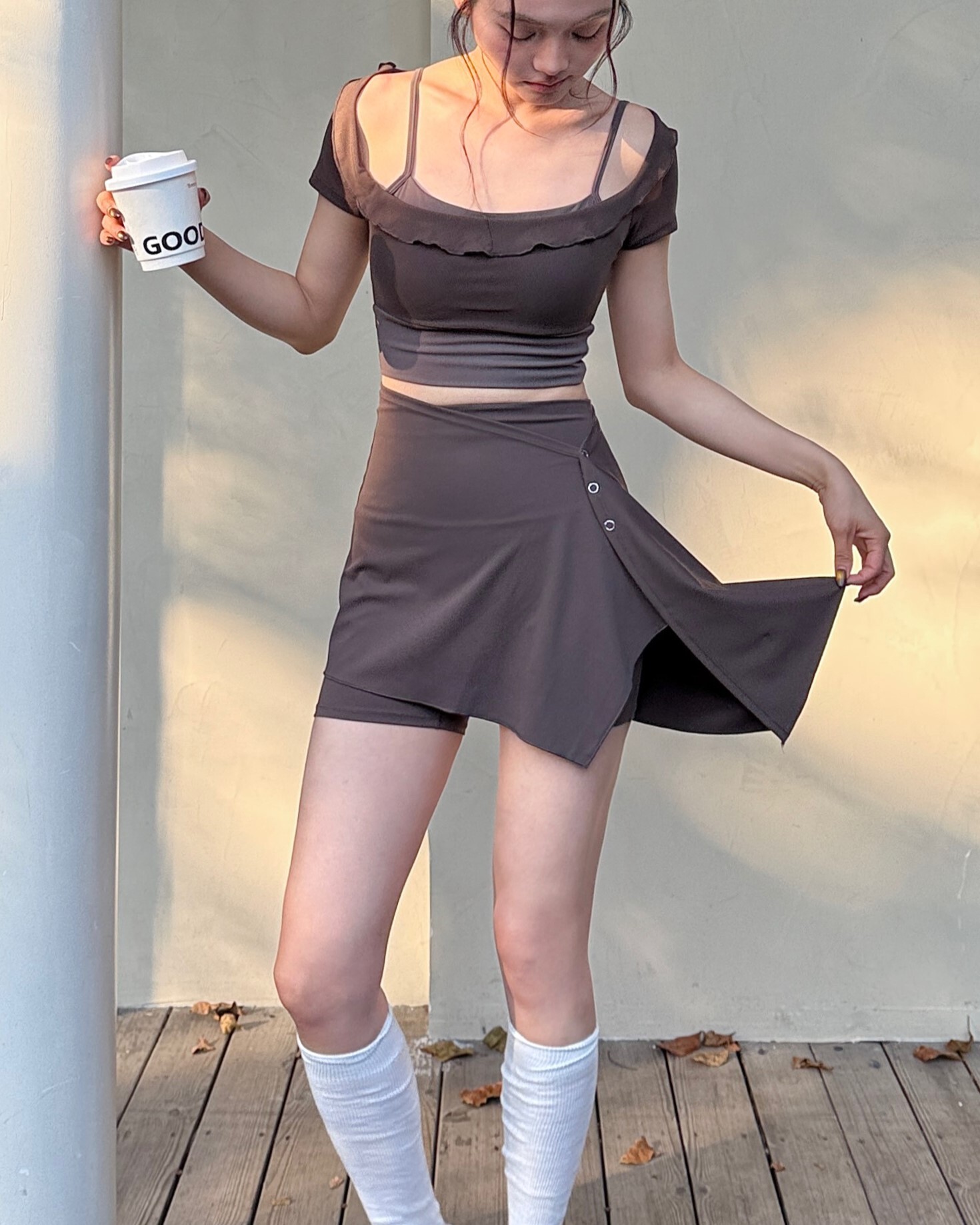 Shift 一件兩穿/可拆式裙擺短褲-咖啡色