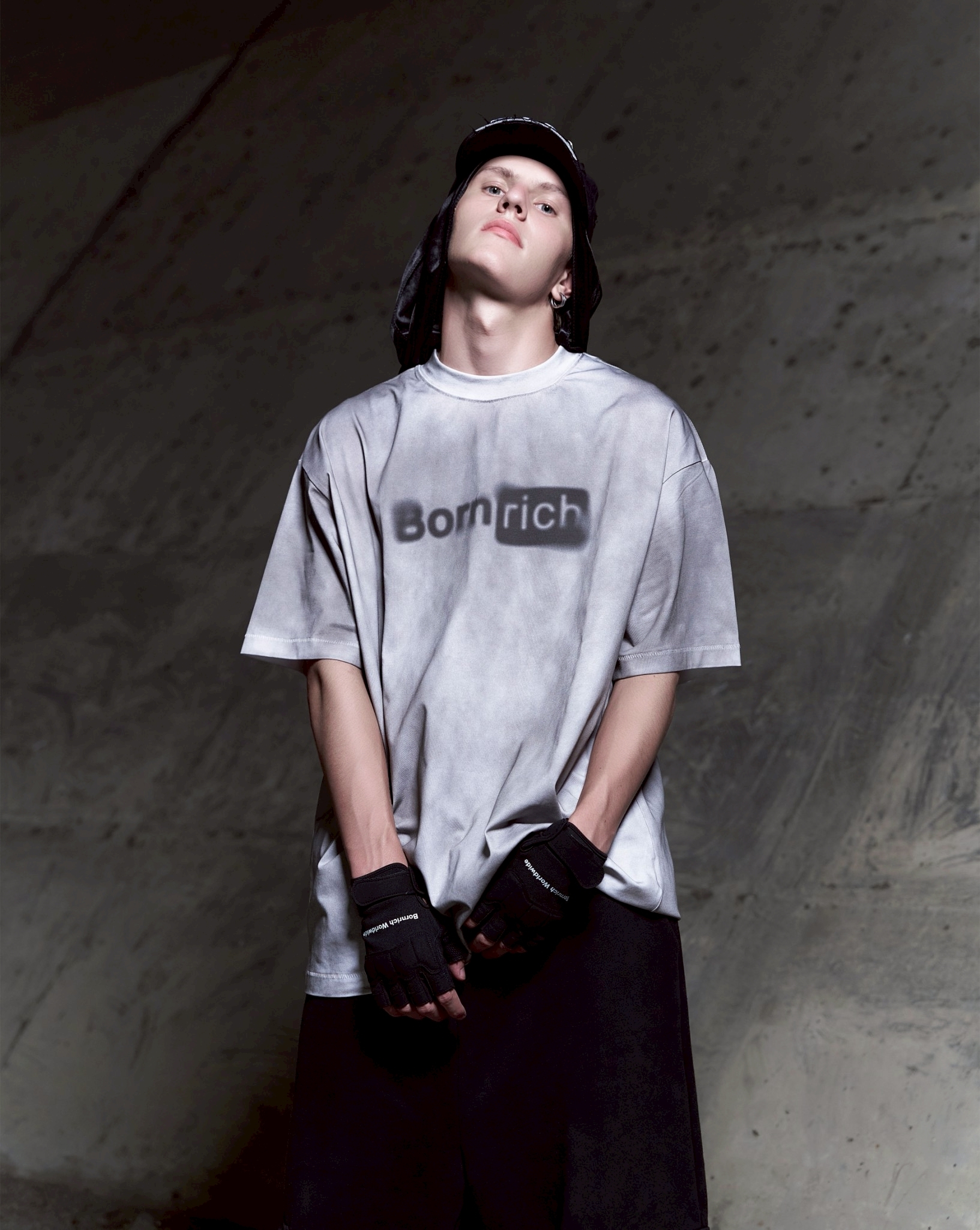 Bornrich OG BLURRED LOGO OVERSIZED TEE 漸變模糊經典LOGO洗舊短TEE