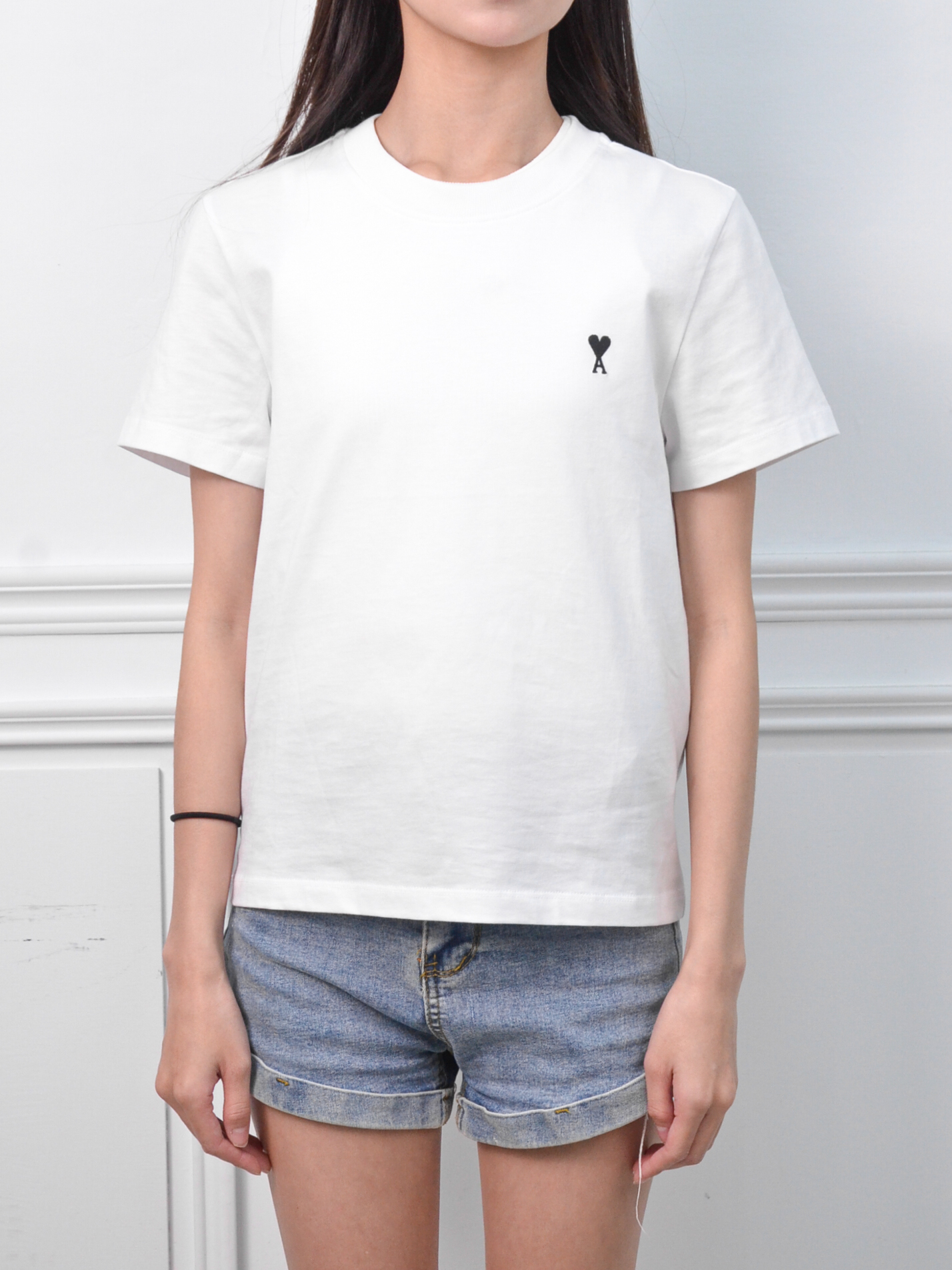 White Cotton Cropped Ami De Coeur T-shirt 黑愛心刺繡棉質 白短袖【FTS347.724.100】
