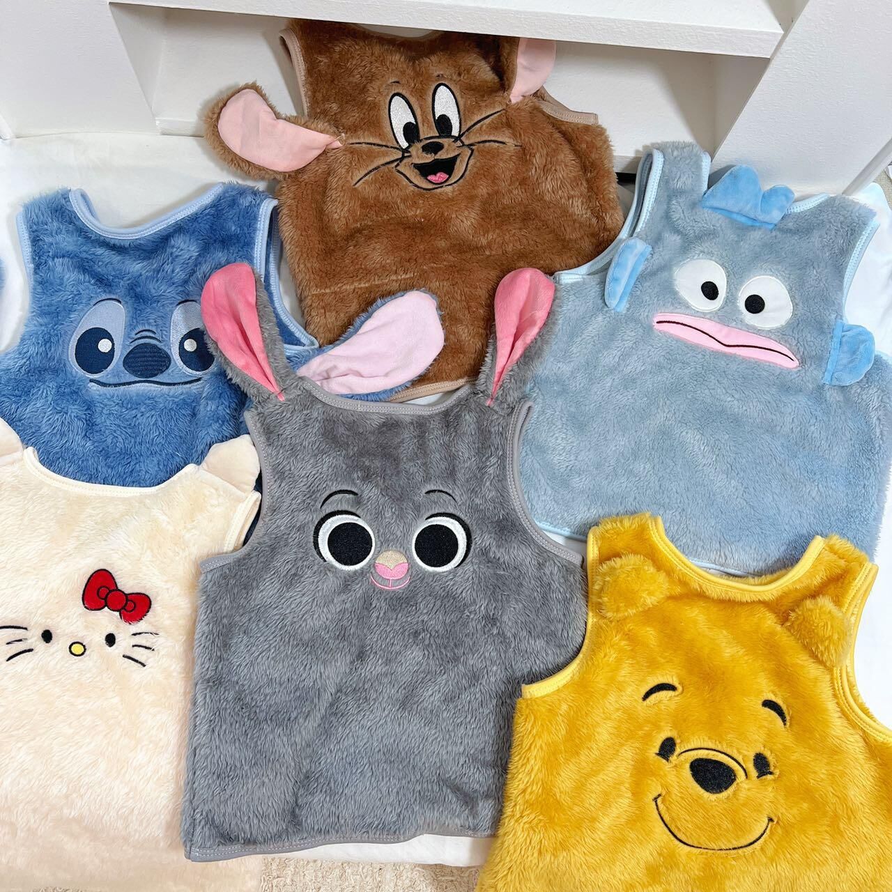 廠單 Disney卡通刺繡造型兔毛馬甲