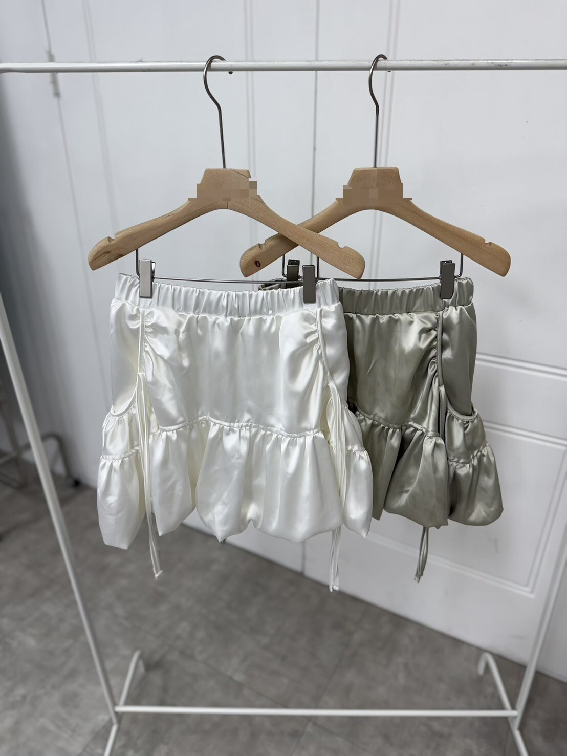 緞面掛繩泡泡短裙