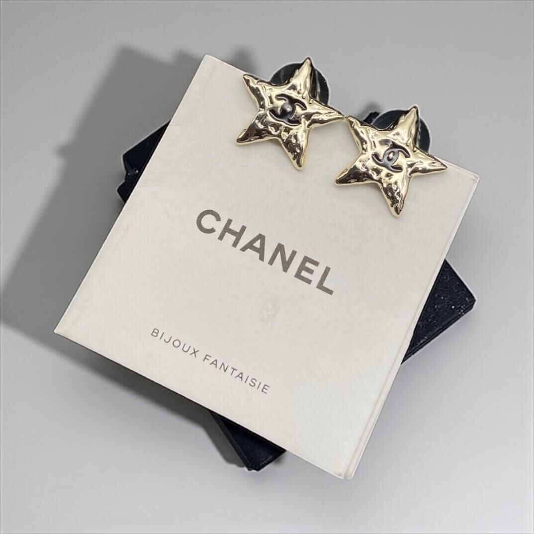 CHANEL 五角星燙金琺瑯耳釘
