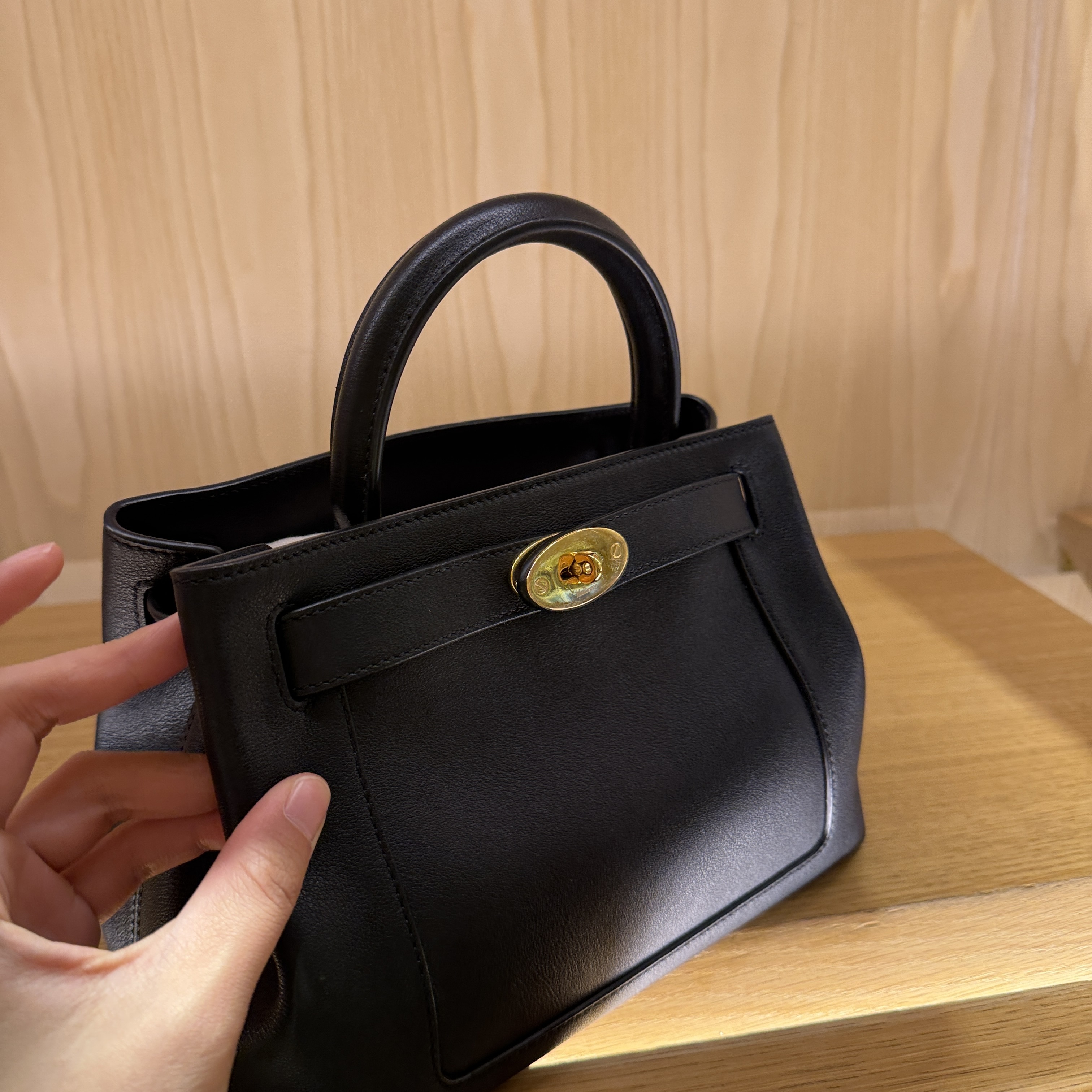 Mulberry medium Islington bag 2 colors white black