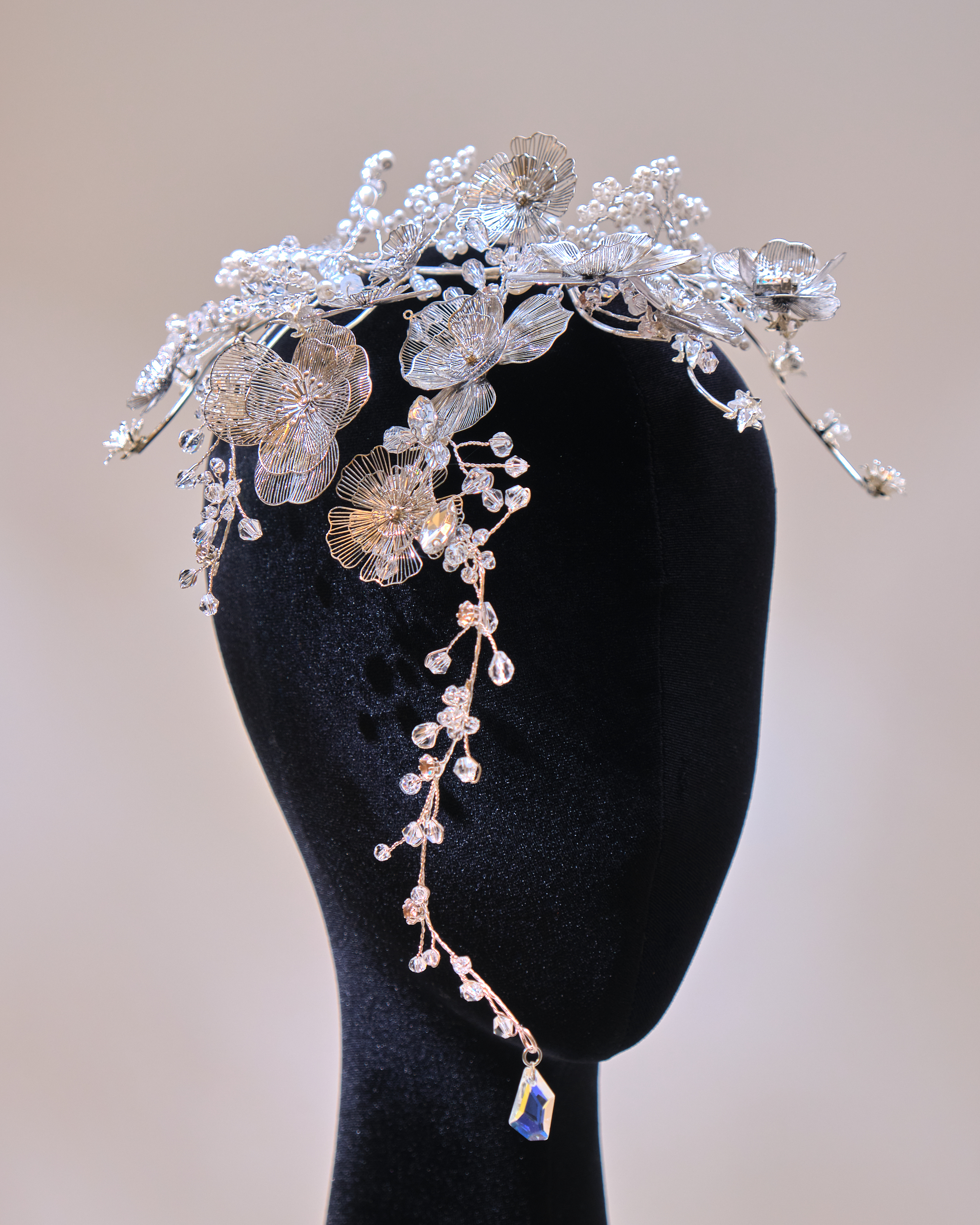 12675 Dreamy Silver Petal Wreath