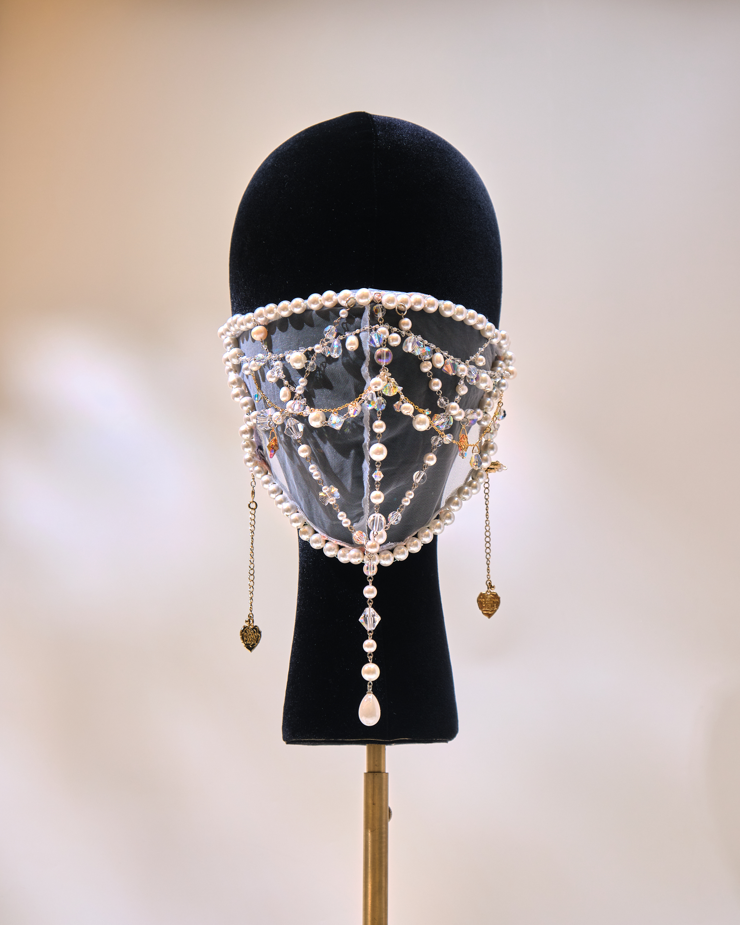 12671 Pearl Queen Face Mask