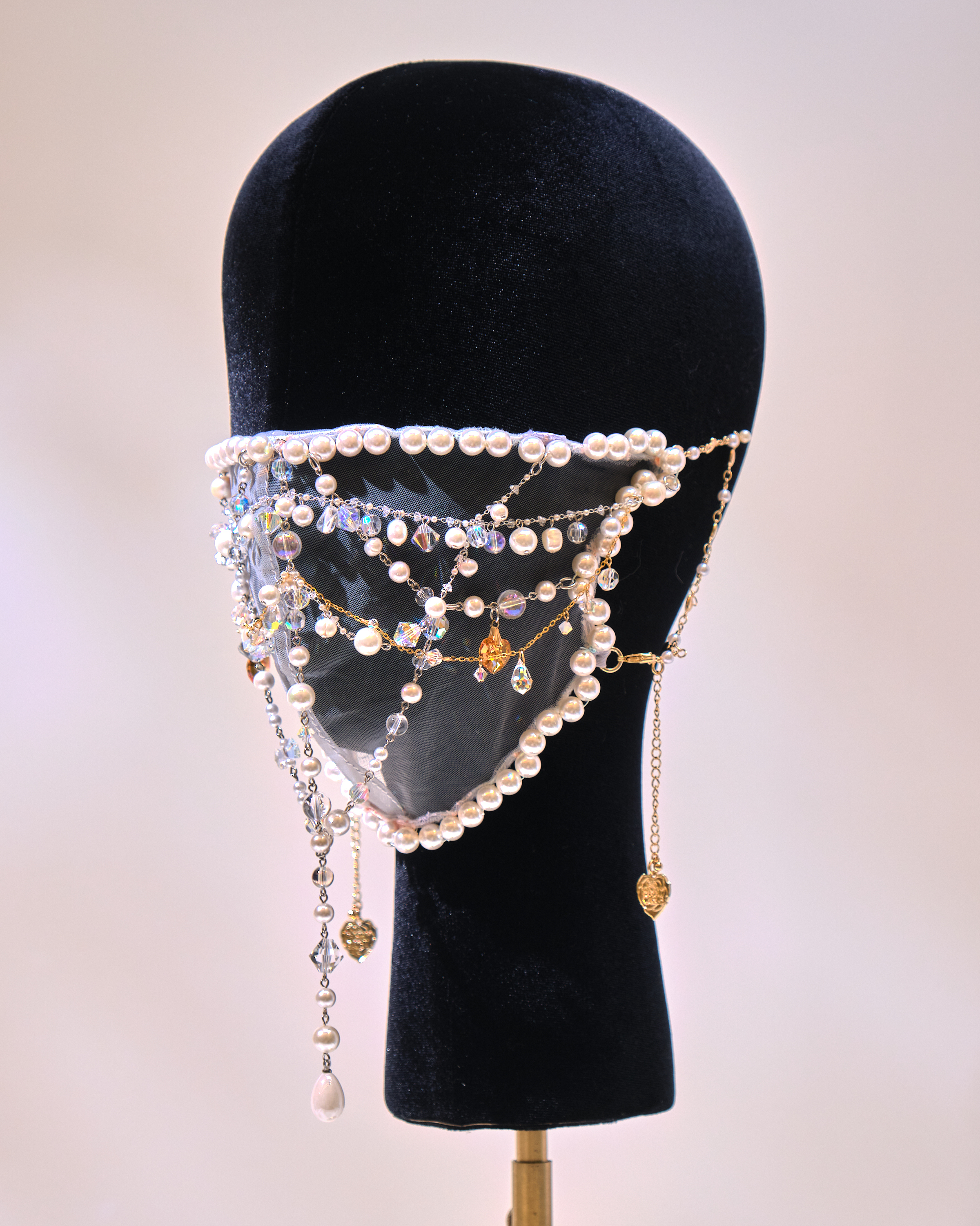 12671 Pearl Queen Face Mask