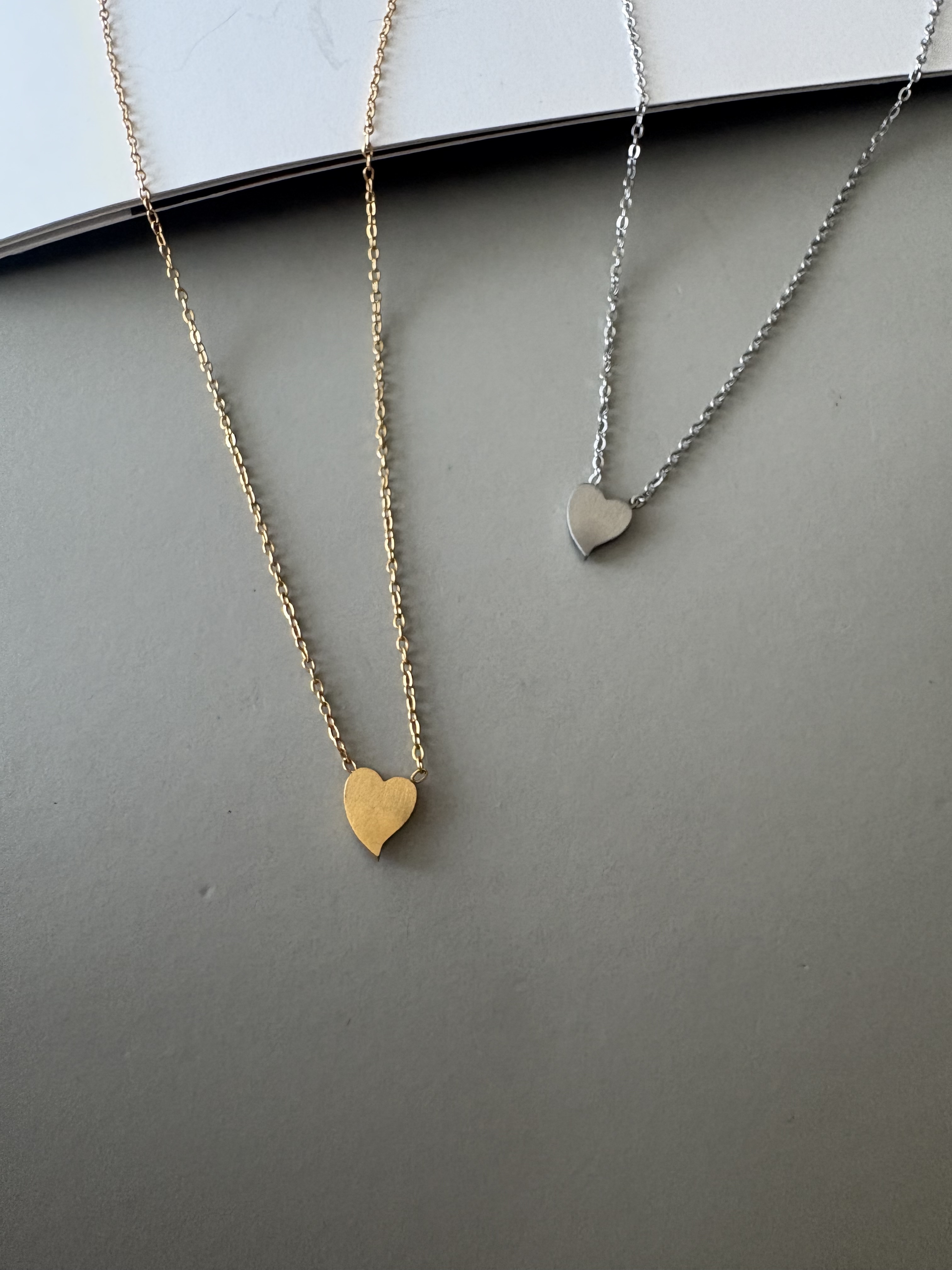 curve heart necklace
