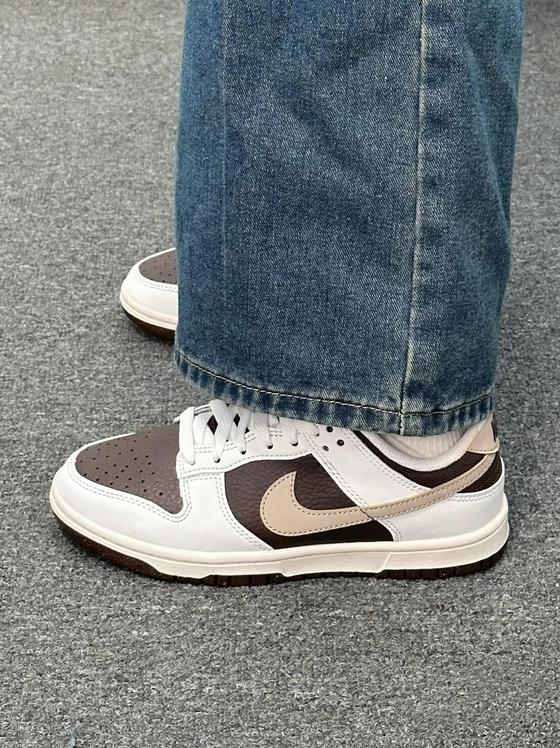 Nike Dunk Low 小摩卡倒勾 摩卡倒勾配色 白棕 HF4292-100