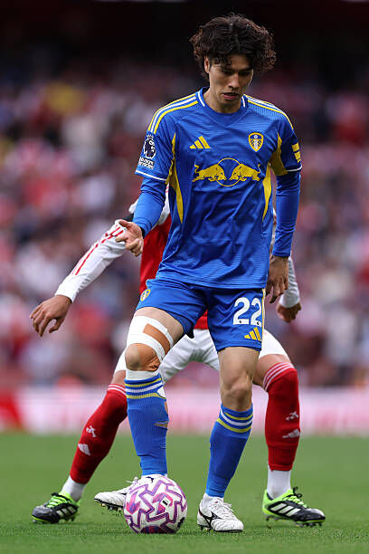 2025 Leeds United Away Shirt with 22 TANAKA & Patch