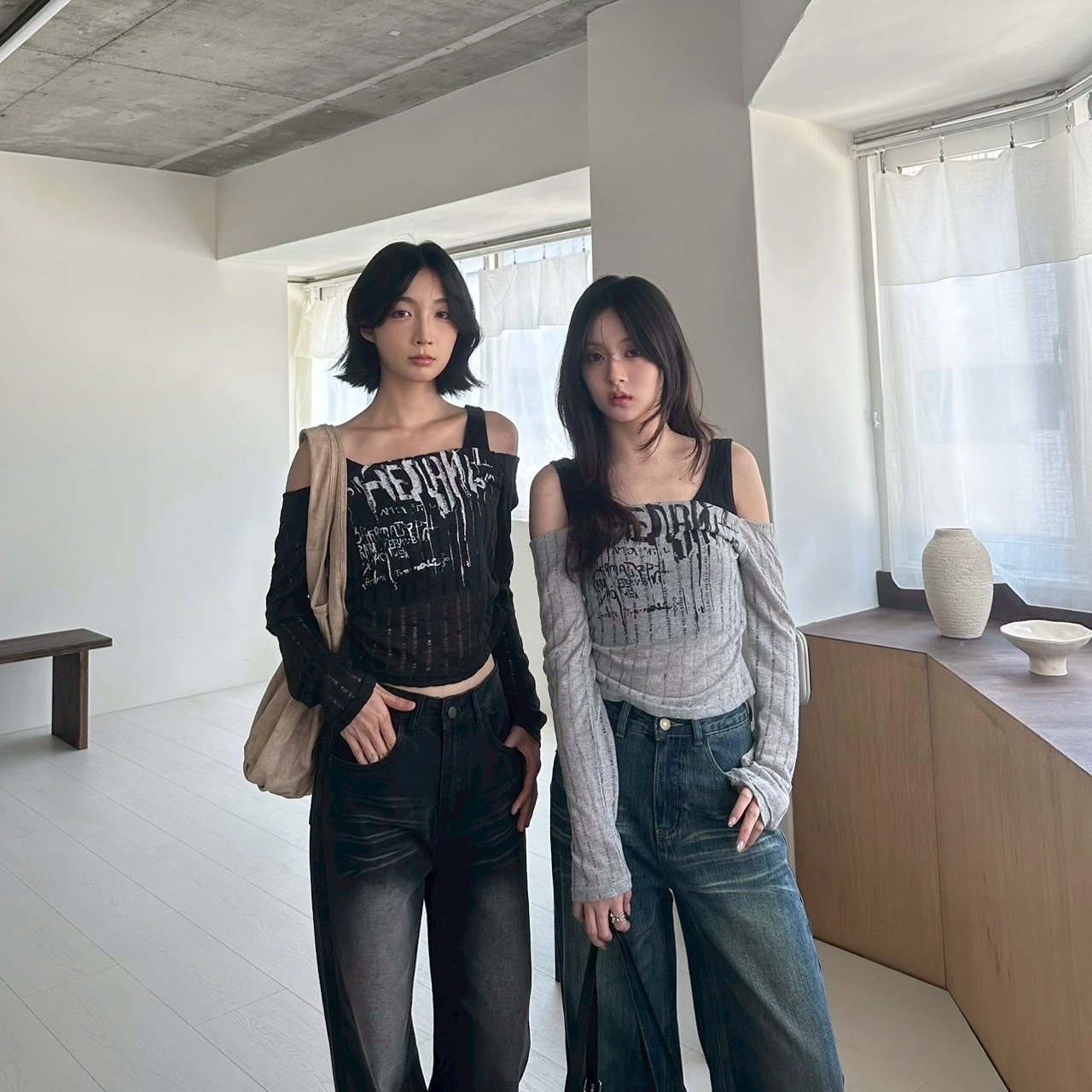 暗黑少女一字領拼接上衣