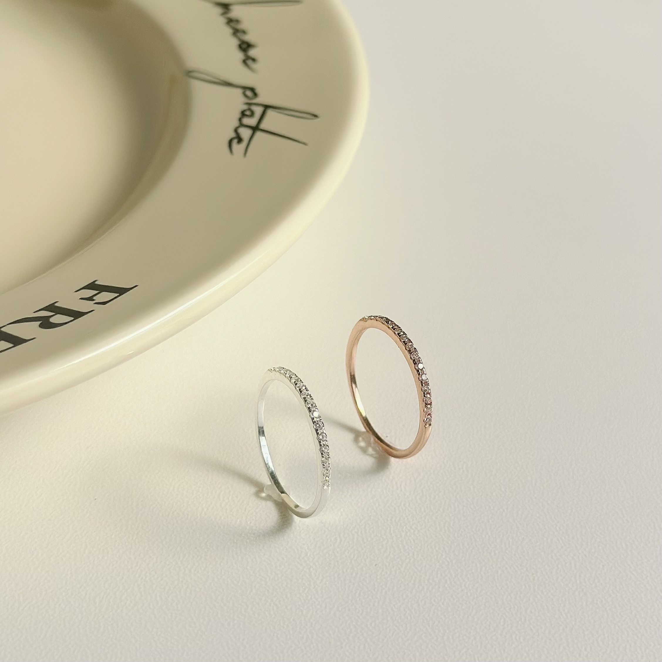 溫暖．半圈排鑽純銀戒指