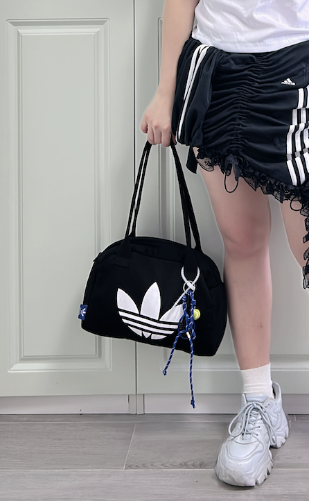 JUSTME - 【現貨一件】泰國復古Remake 黑底白色大LOGO 斜條手袋 JM023