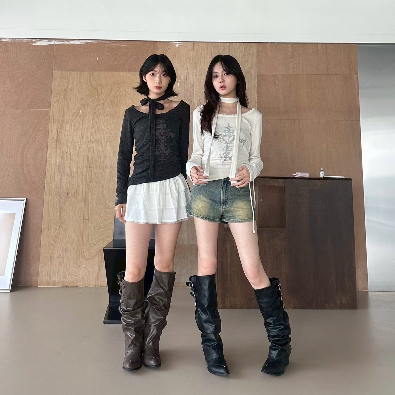 歐風中古十字抽皺繞脖上衣