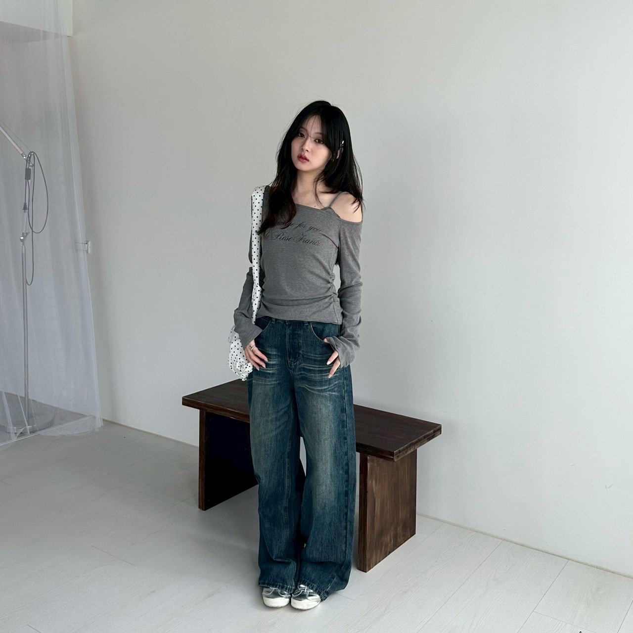 秒瘦舊日刷痕牛仔寬褲