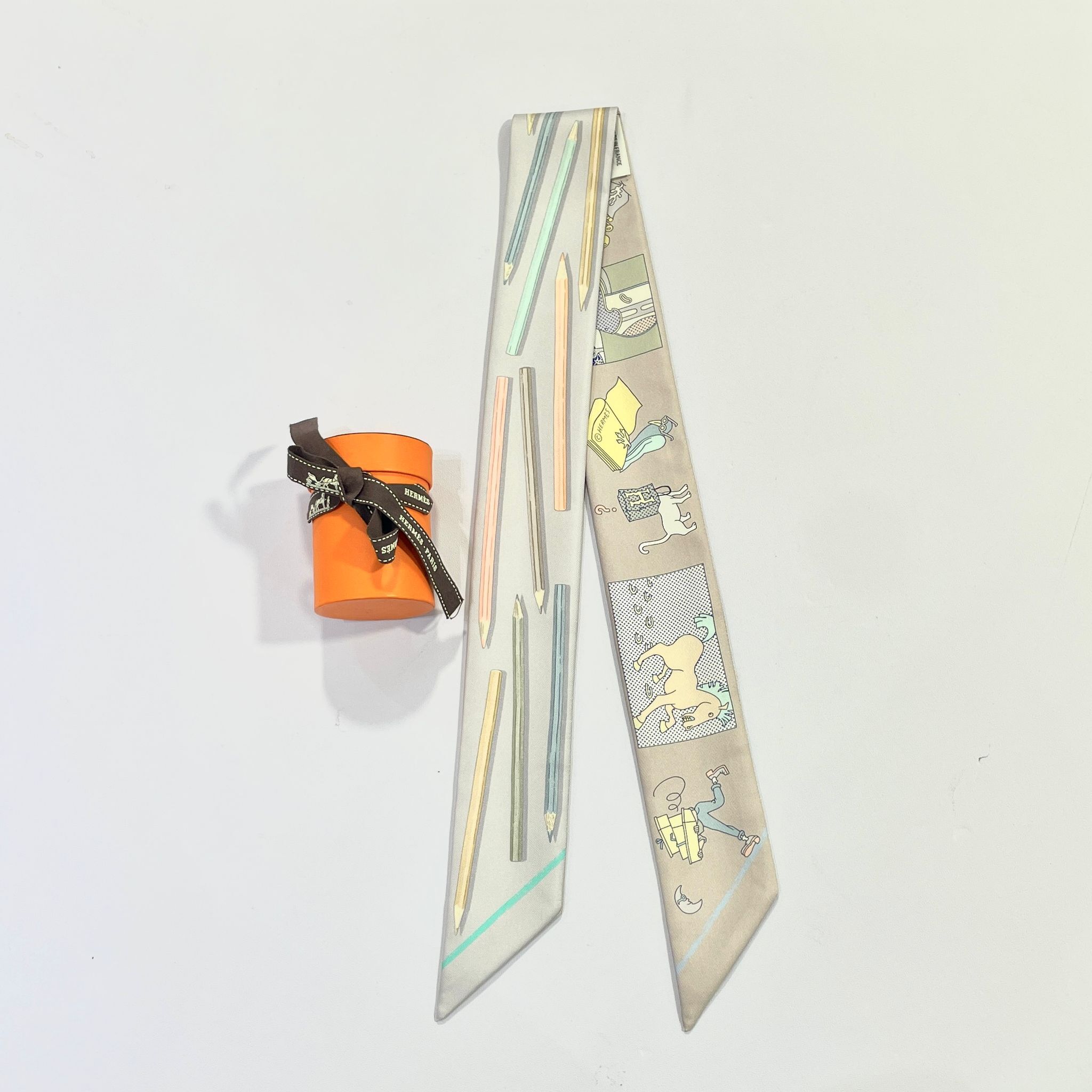 全新HERMES TWILLY 鉛筆圖案 灰色/粉色/藍色 A VOS CRAYONS/CARRE LIBRE #BRAND NEW #香榭站正品