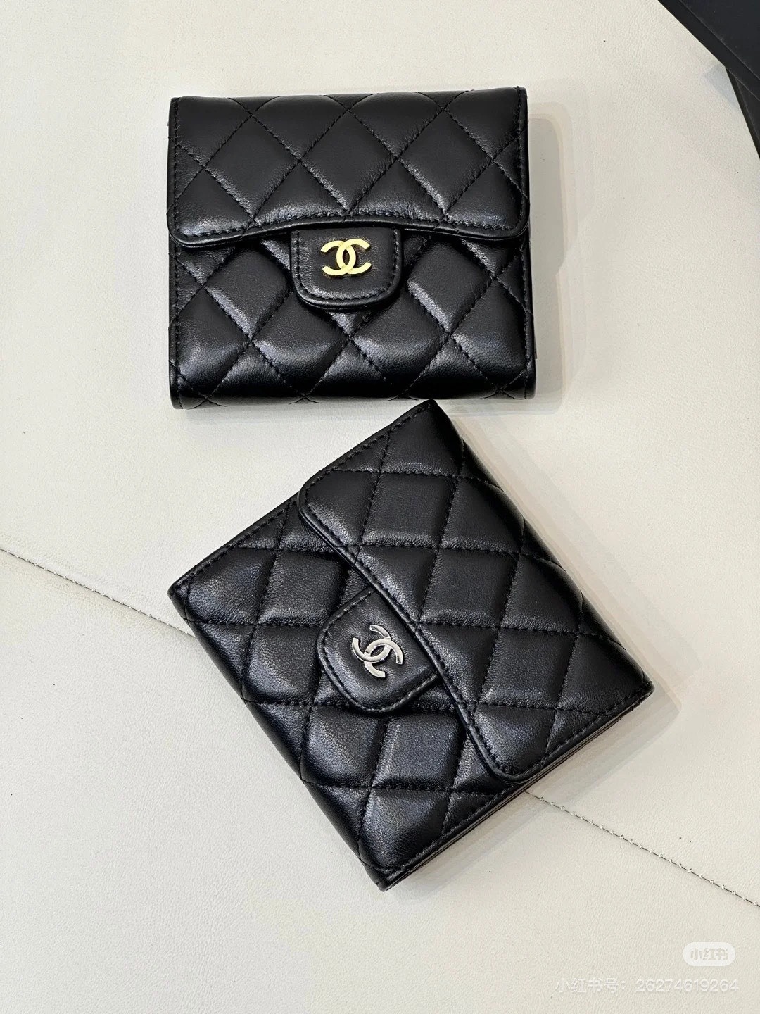 【 CHANEL 】香奈兒 CHANEL 經典黑金羊皮三折皮夾 ｜羊皮黑金扣 隱藏版