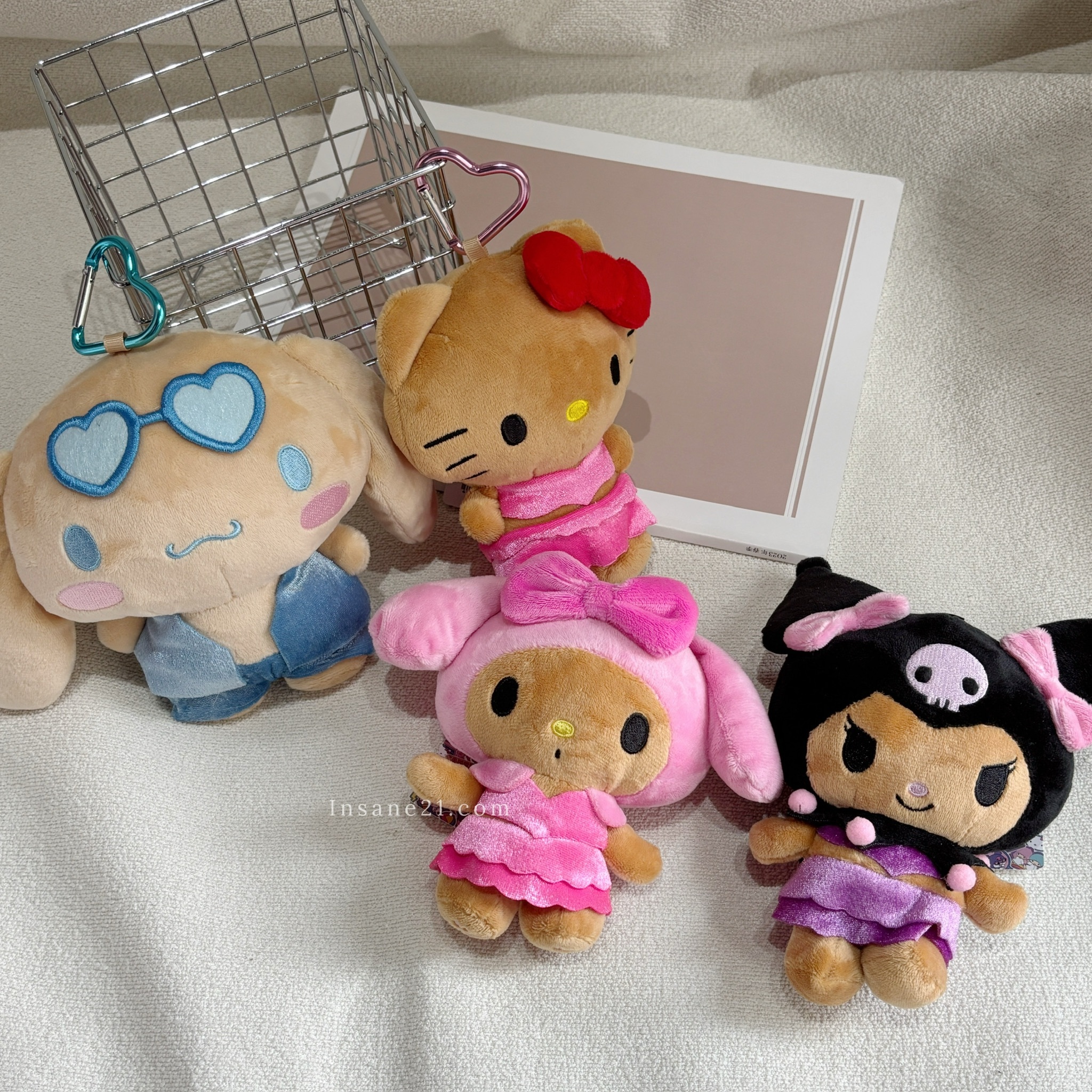 SANRIO 三麗鷗 曬黑泳衣零錢包吊飾 愛心釦環 玩偶吊飾 絨毛 玩偶